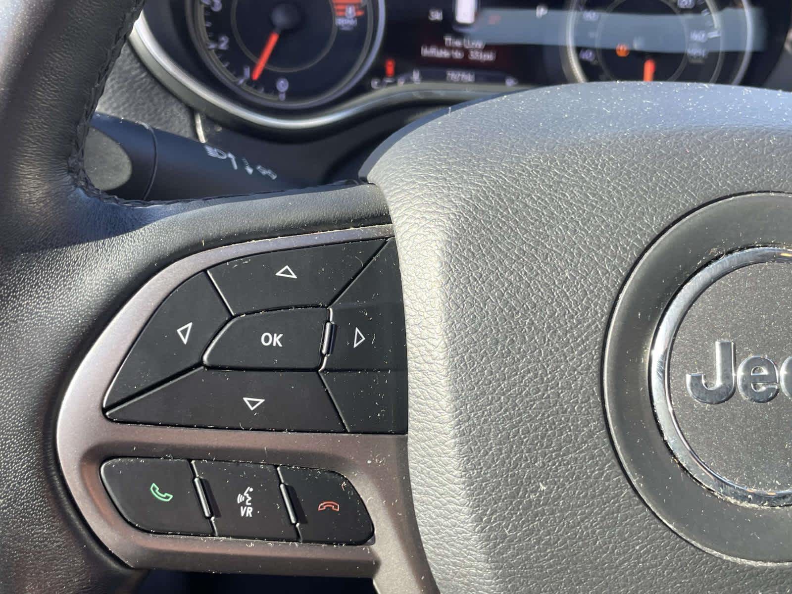 2019 Jeep Cherokee photo 27 of 33