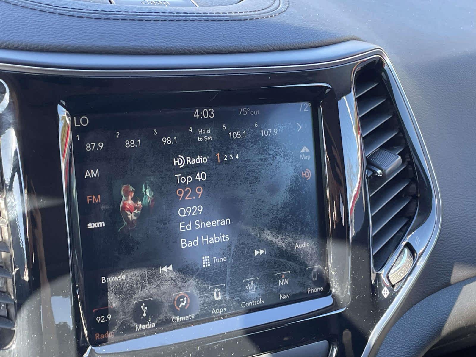 2019 Jeep Cherokee photo 21 of 33