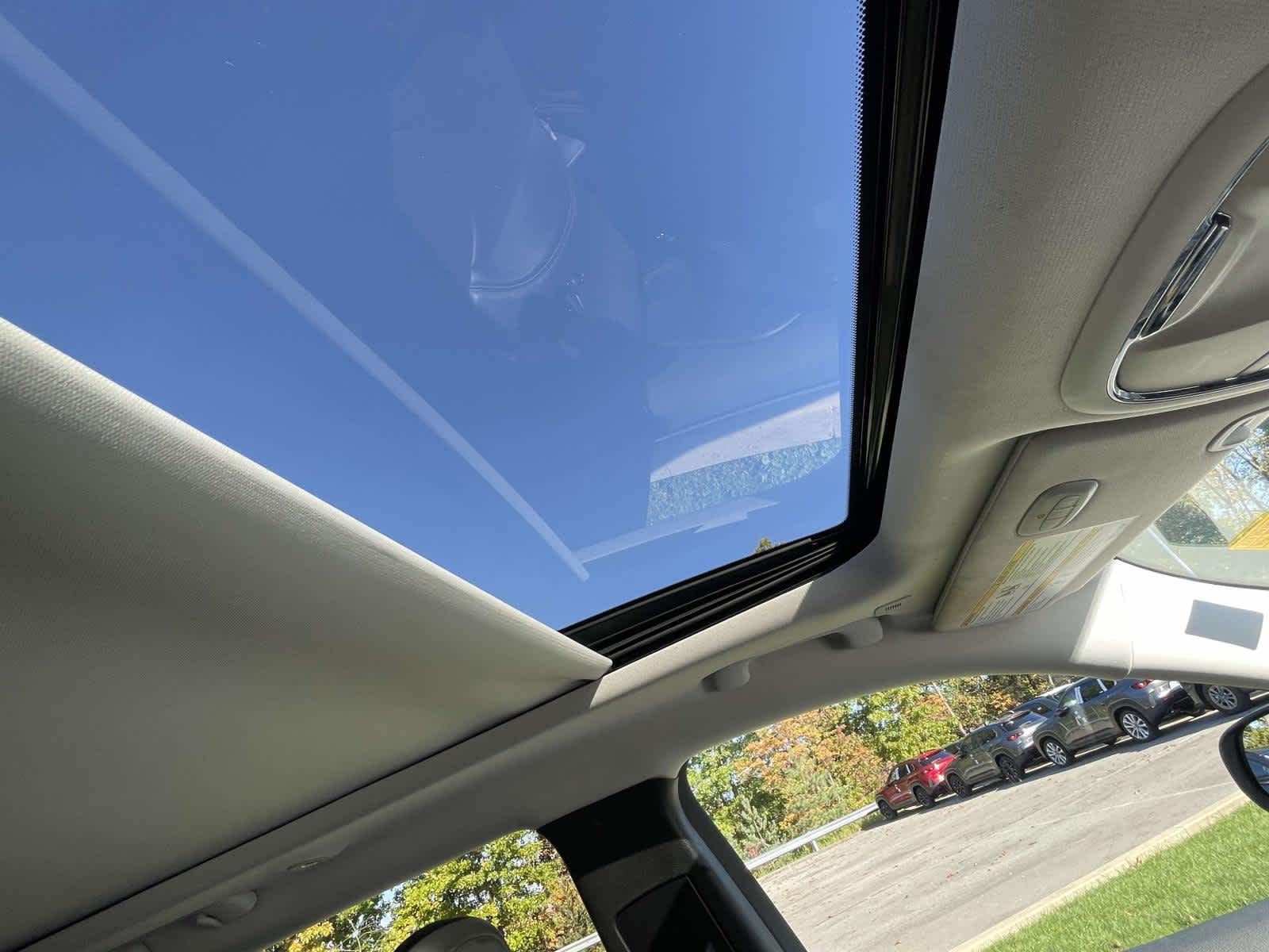 2019 Jeep Cherokee photo 5 of 33