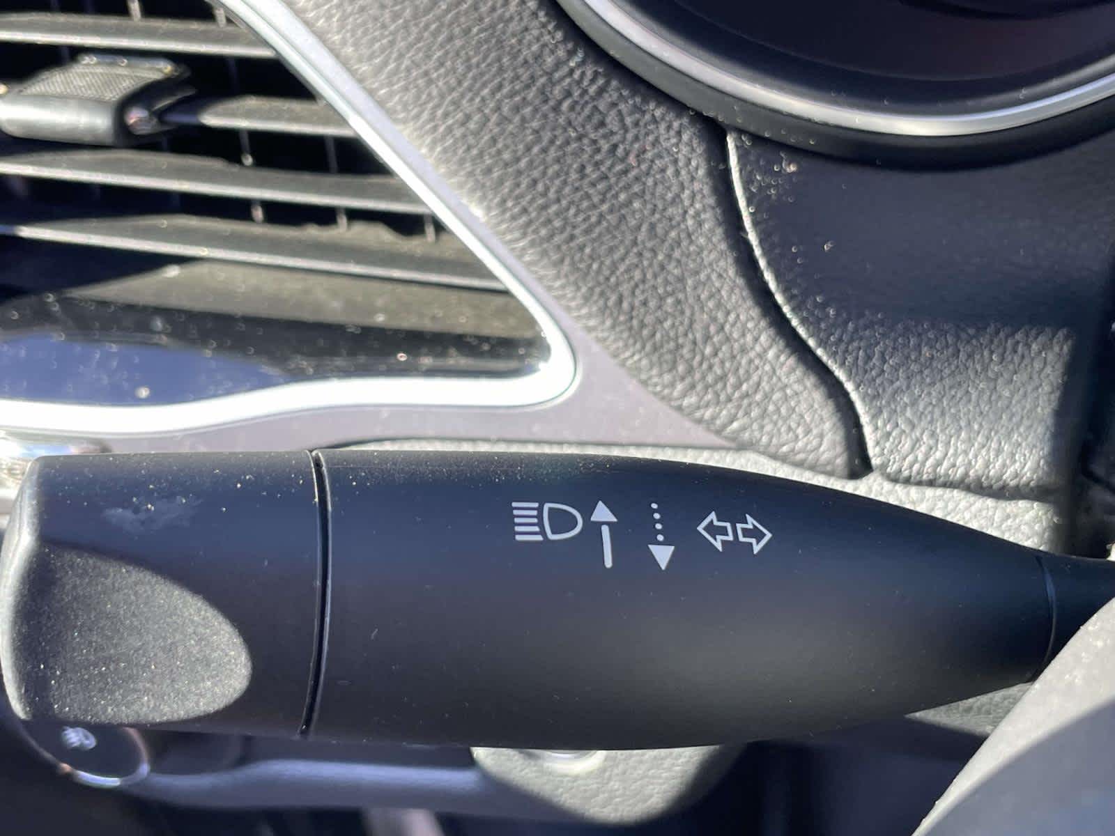 2019 Jeep Cherokee photo 30 of 33