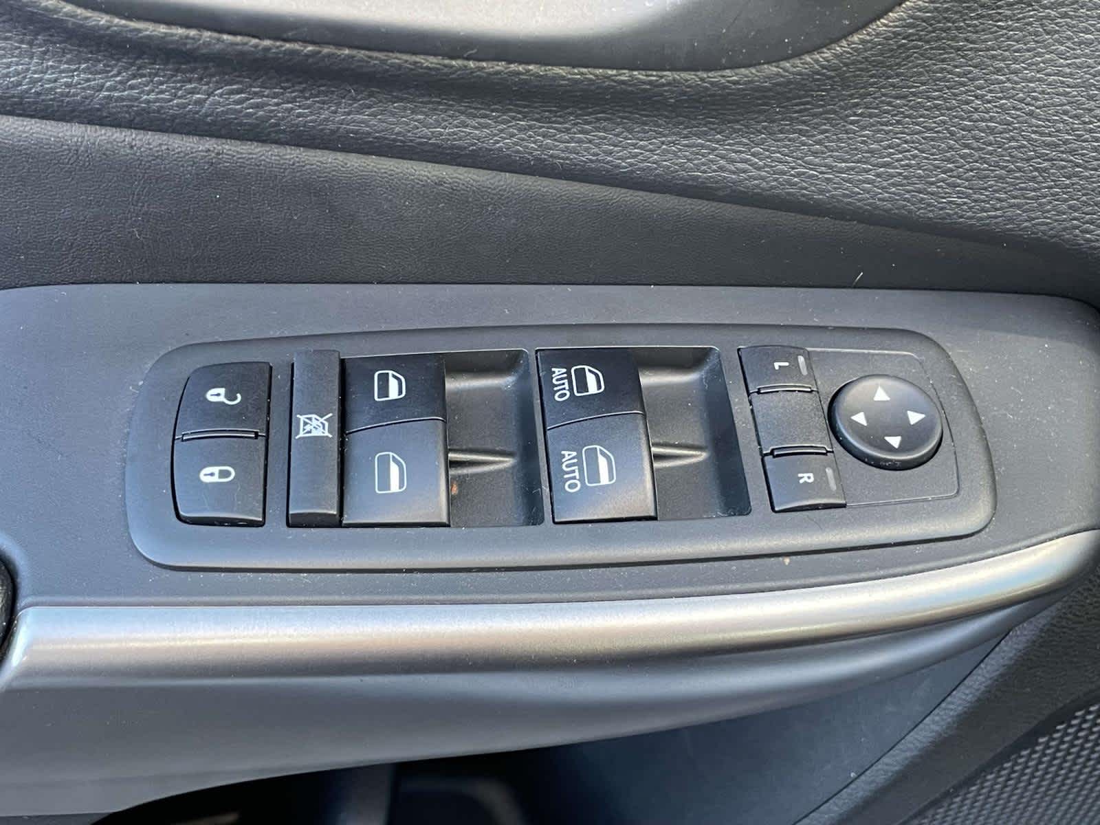 2019 Jeep Cherokee photo 25 of 33