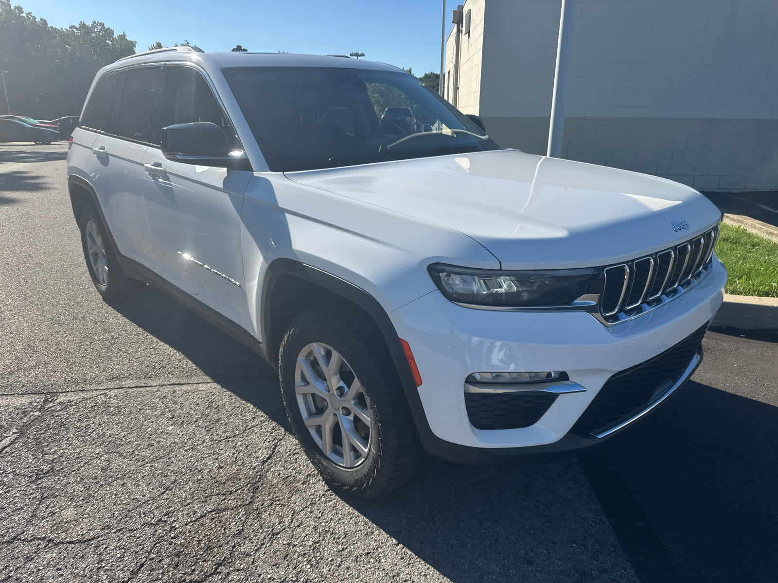 2022 Jeep Grand Cherokee Limited Bright White Clearcoat at Humes CDJR