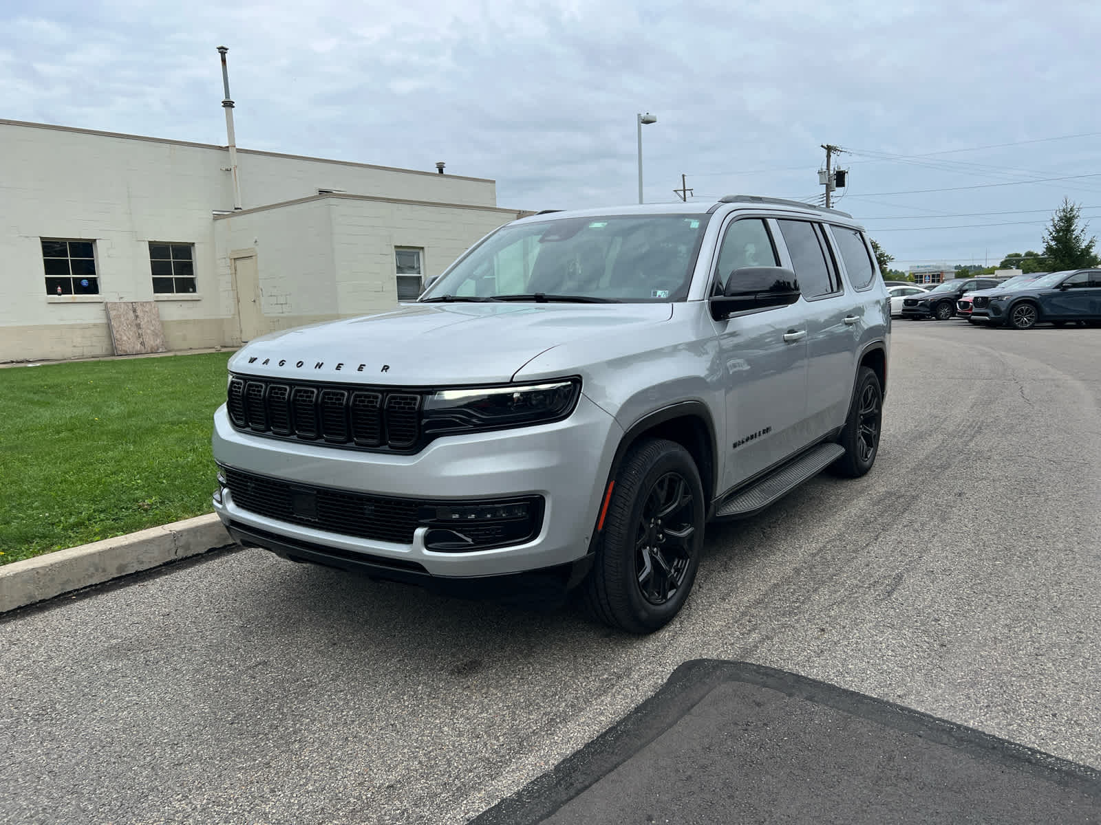 2023 Jeep Wagoneer Series II Carbide Silver Zynith at Solomon Chevrolet