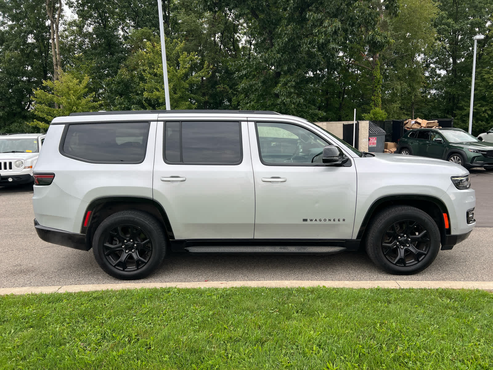 2023 Jeep Wagoneer Series II Carbide Silver Zynith at Solomon Chevrolet