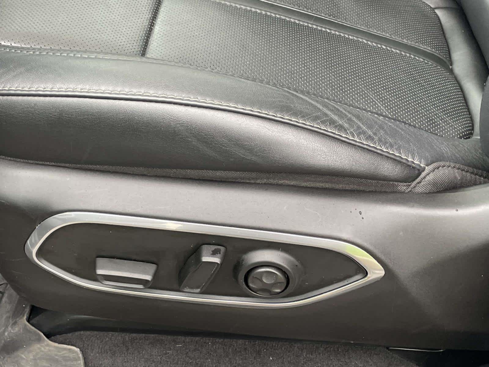2023 Jeep Wagoneer Series II Carbide Silver Zynith at Solomon Chevrolet