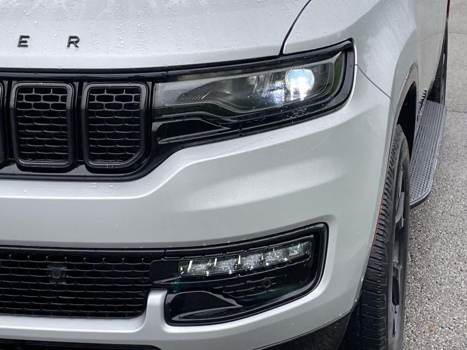 2023 Jeep Wagoneer Series II Carbide Silver Zynith at Solomon Chevrolet