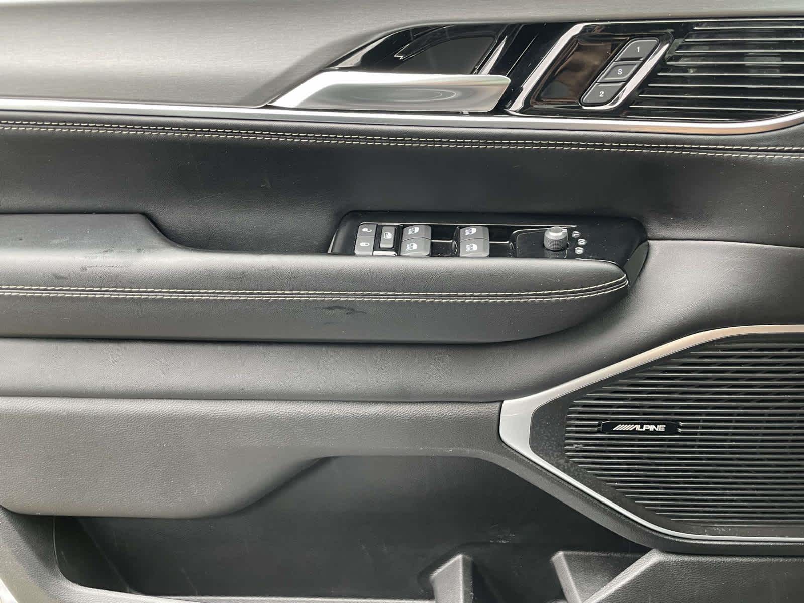 2023 Jeep Wagoneer Series II Carbide Silver Zynith at Solomon Chevrolet