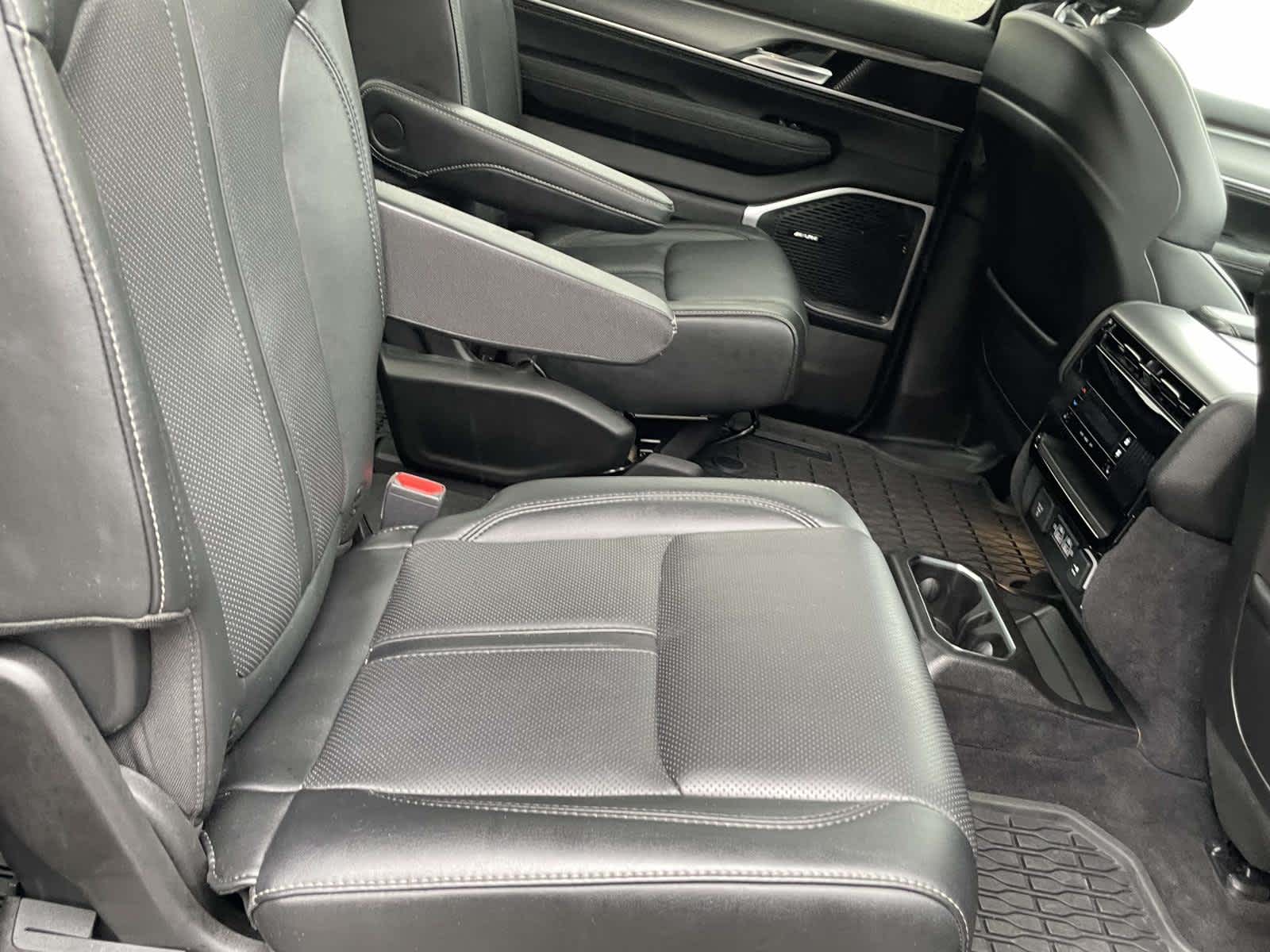 2023 Jeep Wagoneer Series II Carbide Silver Zynith at Solomon Chevrolet