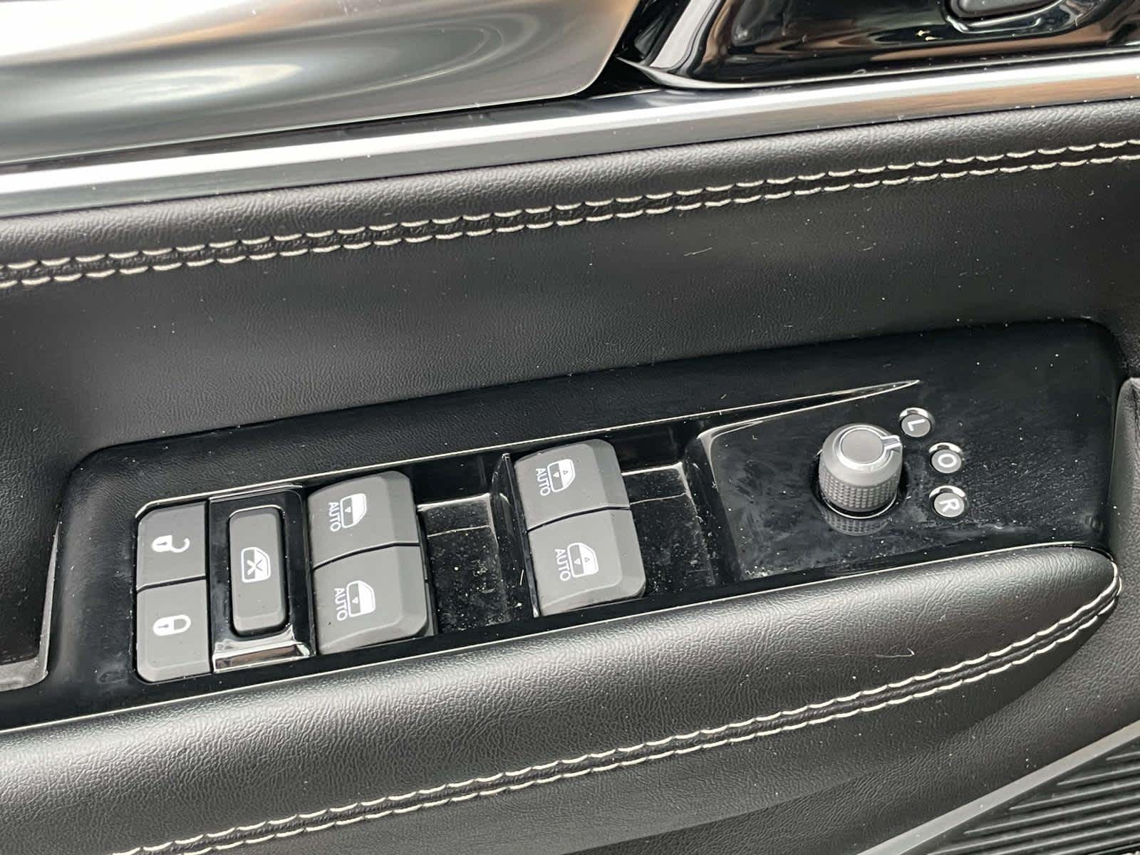 2023 Jeep Wagoneer Series II Carbide Silver Zynith at Solomon Chevrolet