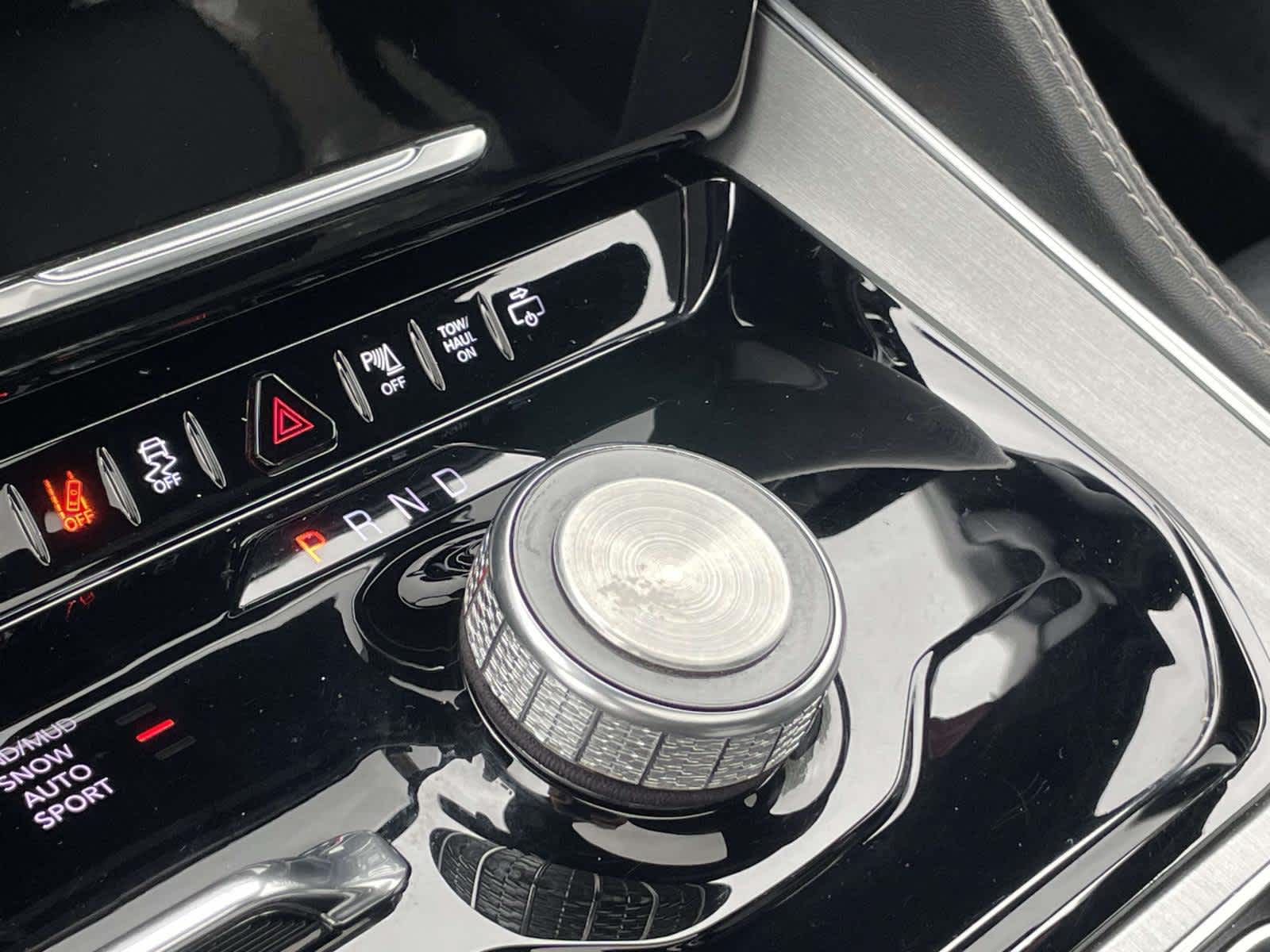 2023 Jeep Wagoneer Series II Carbide Silver Zynith at Solomon Chevrolet