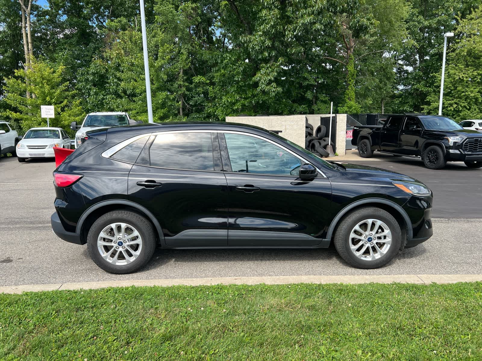 2020 Ford Escape SE - 2