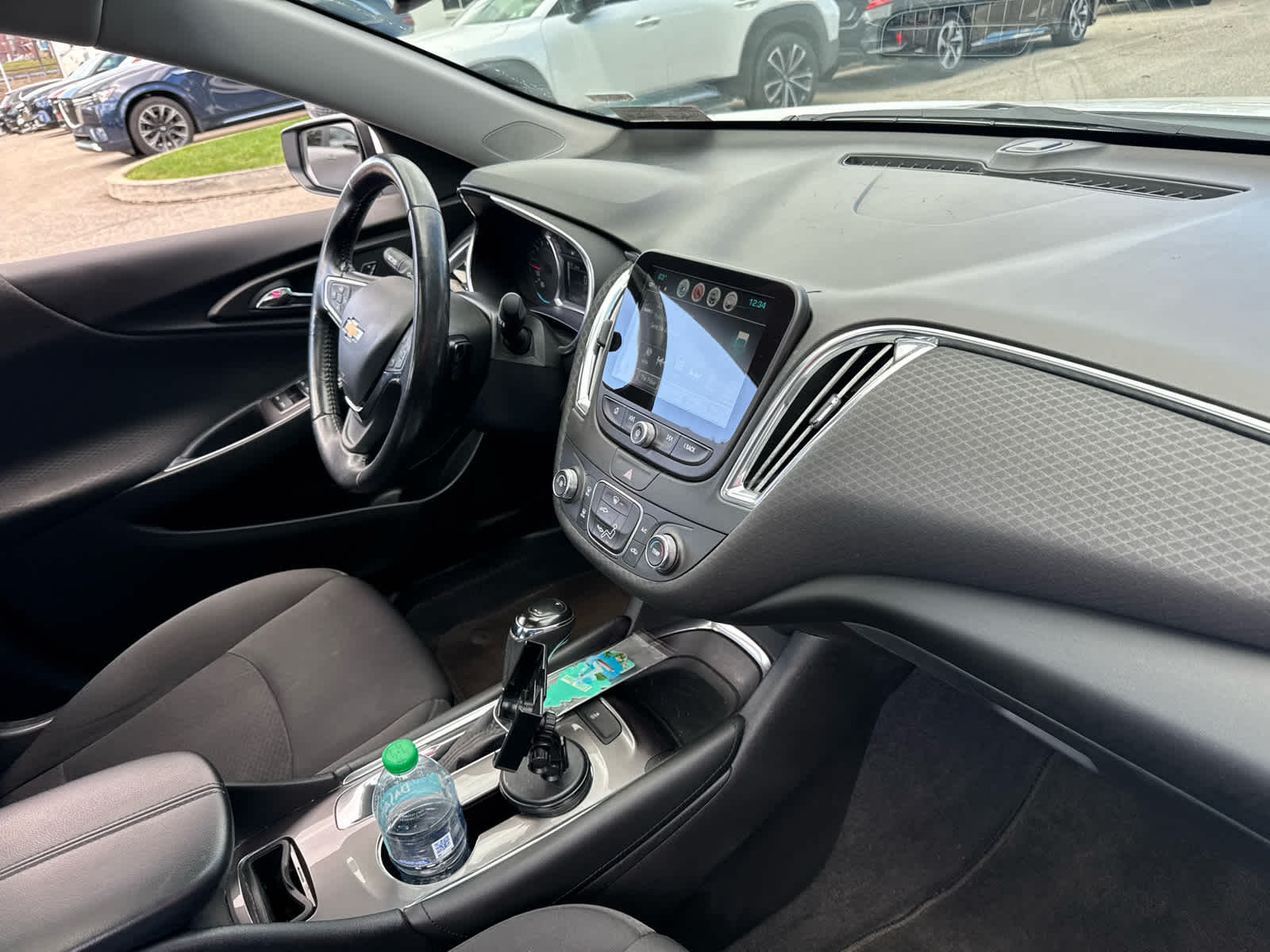 2018 Chevrolet Malibu photo 4 of 7