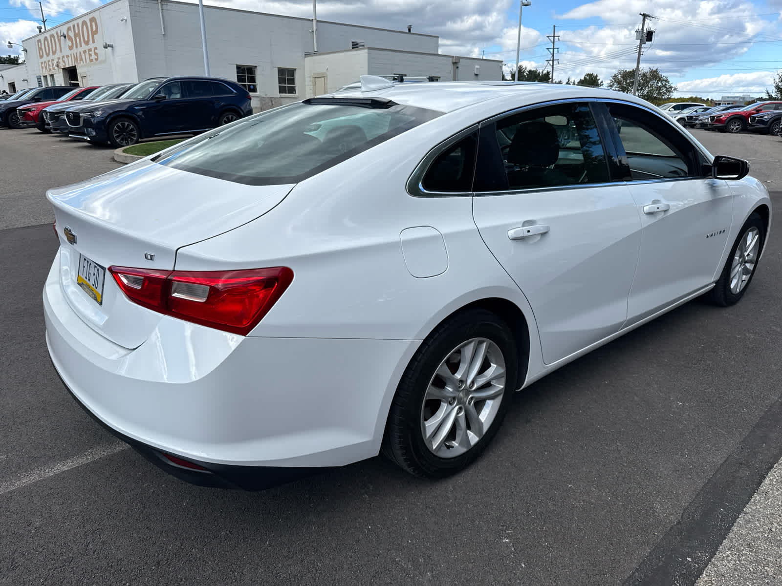 2018 Chevrolet Malibu photo 3 of 7