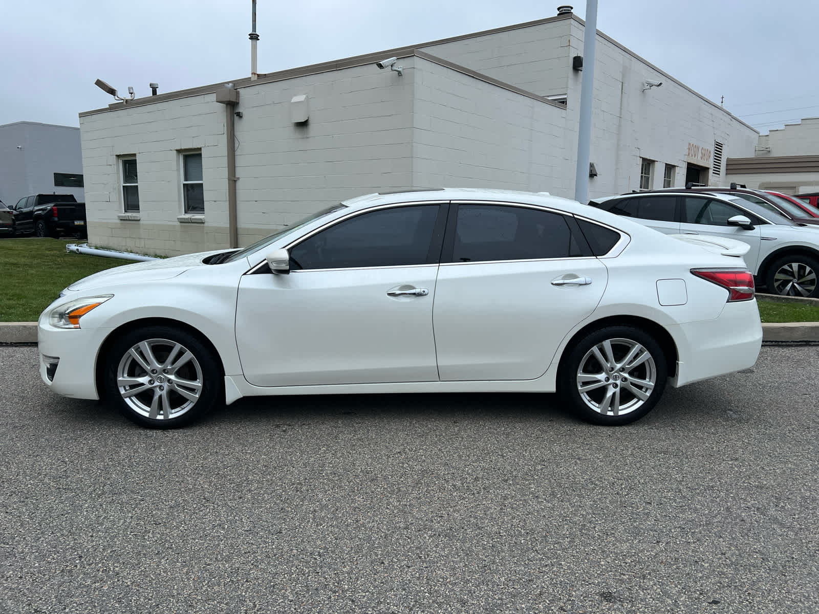 2015 Nissan Altima 3.5 SL Pearl White at Cochran Mazda