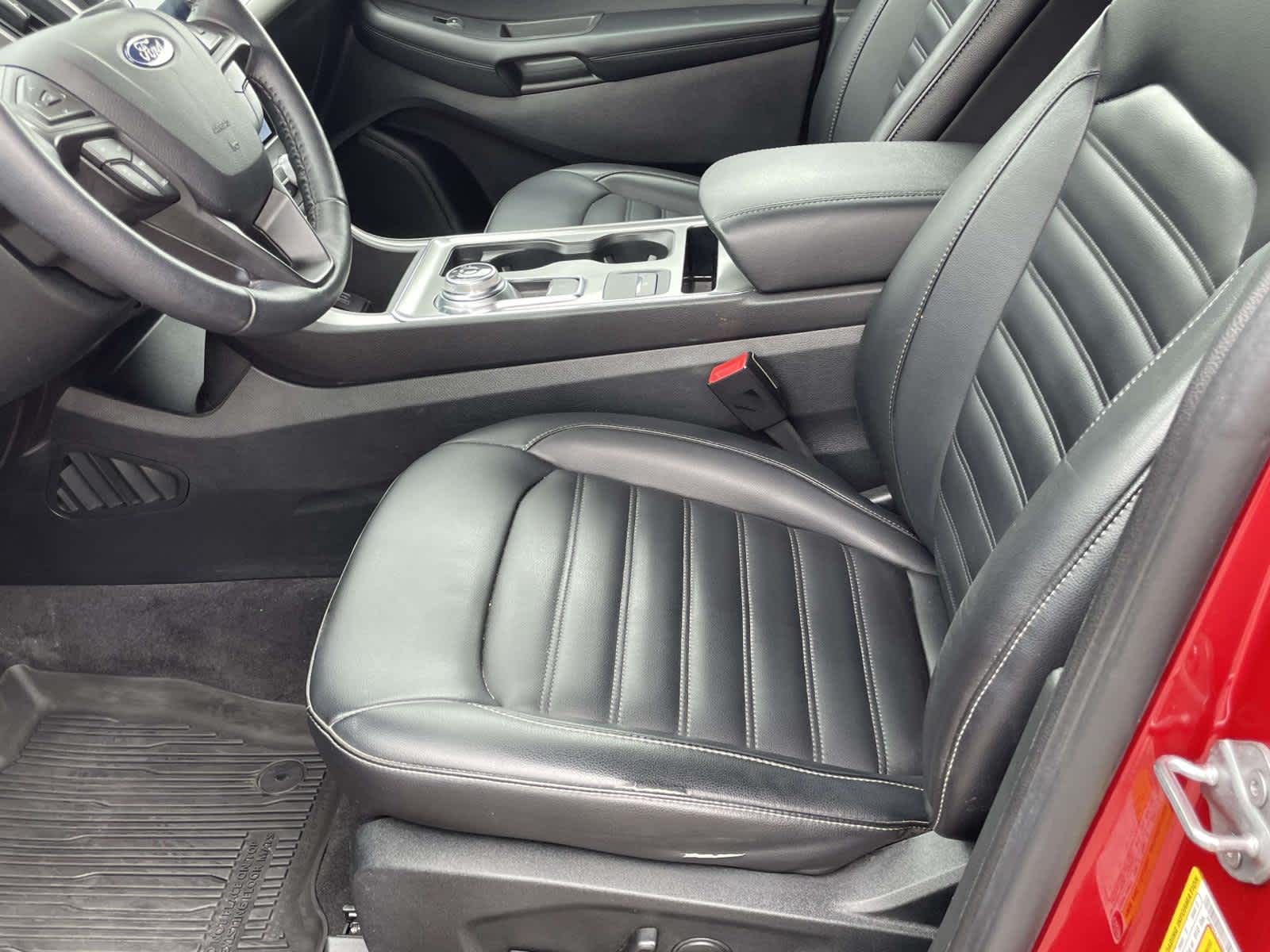 2022 Ford Edge SEL Rapid Red Metallic Tinted Clearcoat at Altoona Honda