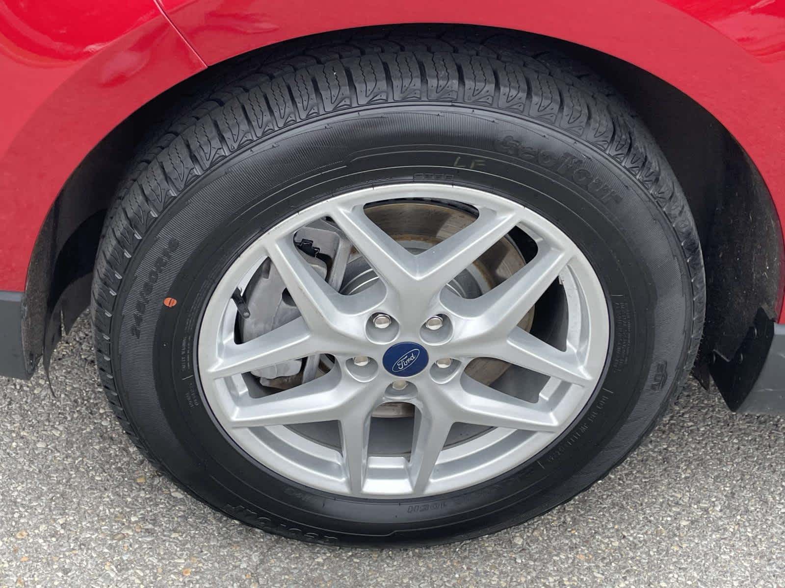 2022 Ford Edge SEL Rapid Red Metallic Tinted Clearcoat at Altoona Honda