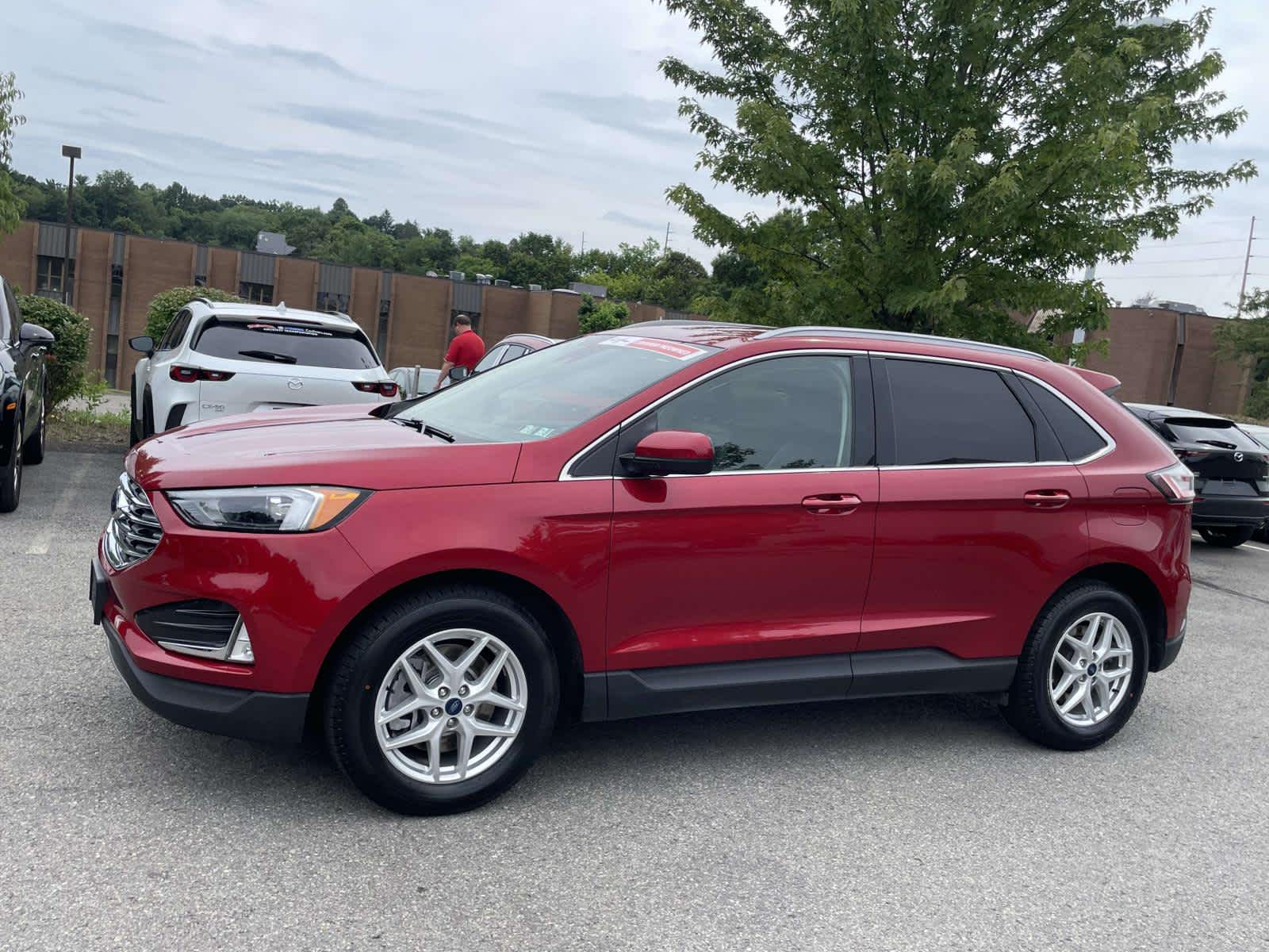 2022 Ford Edge SEL Rapid Red Metallic Tinted Clearcoat at Altoona Honda