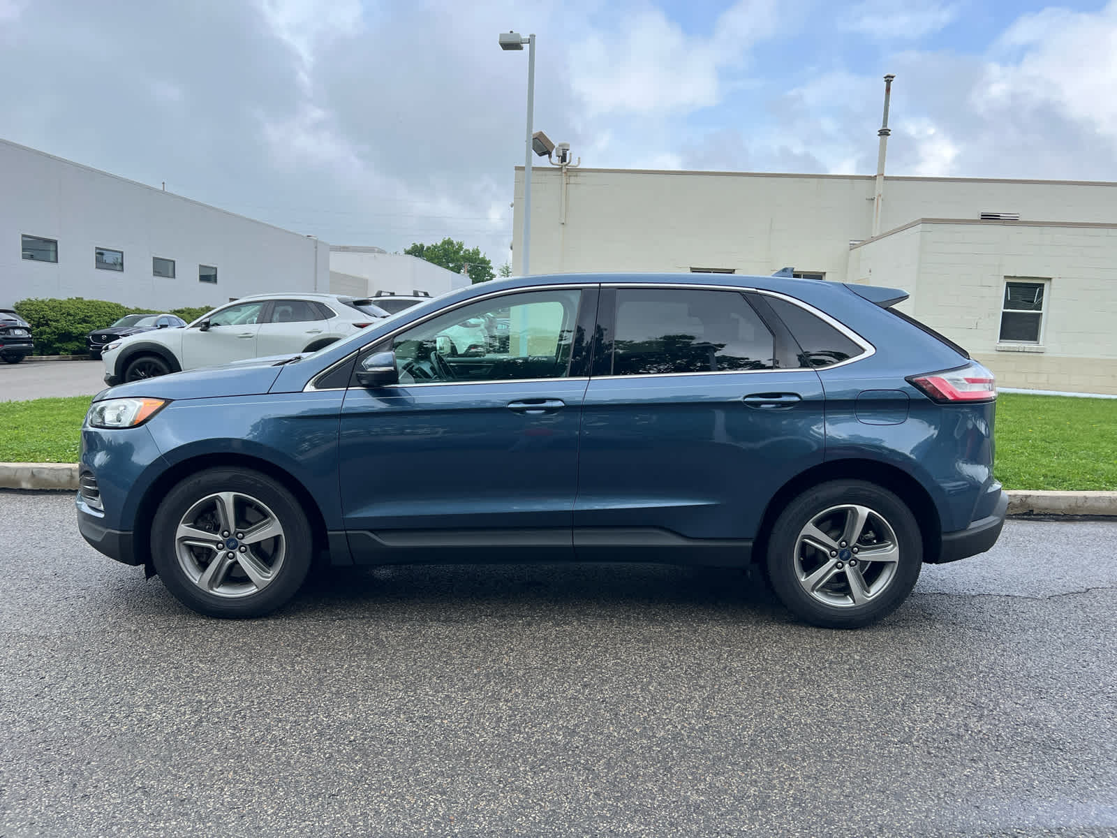 2019 Ford Edge SEL Blue Metallic at Woltz & Wind Ford