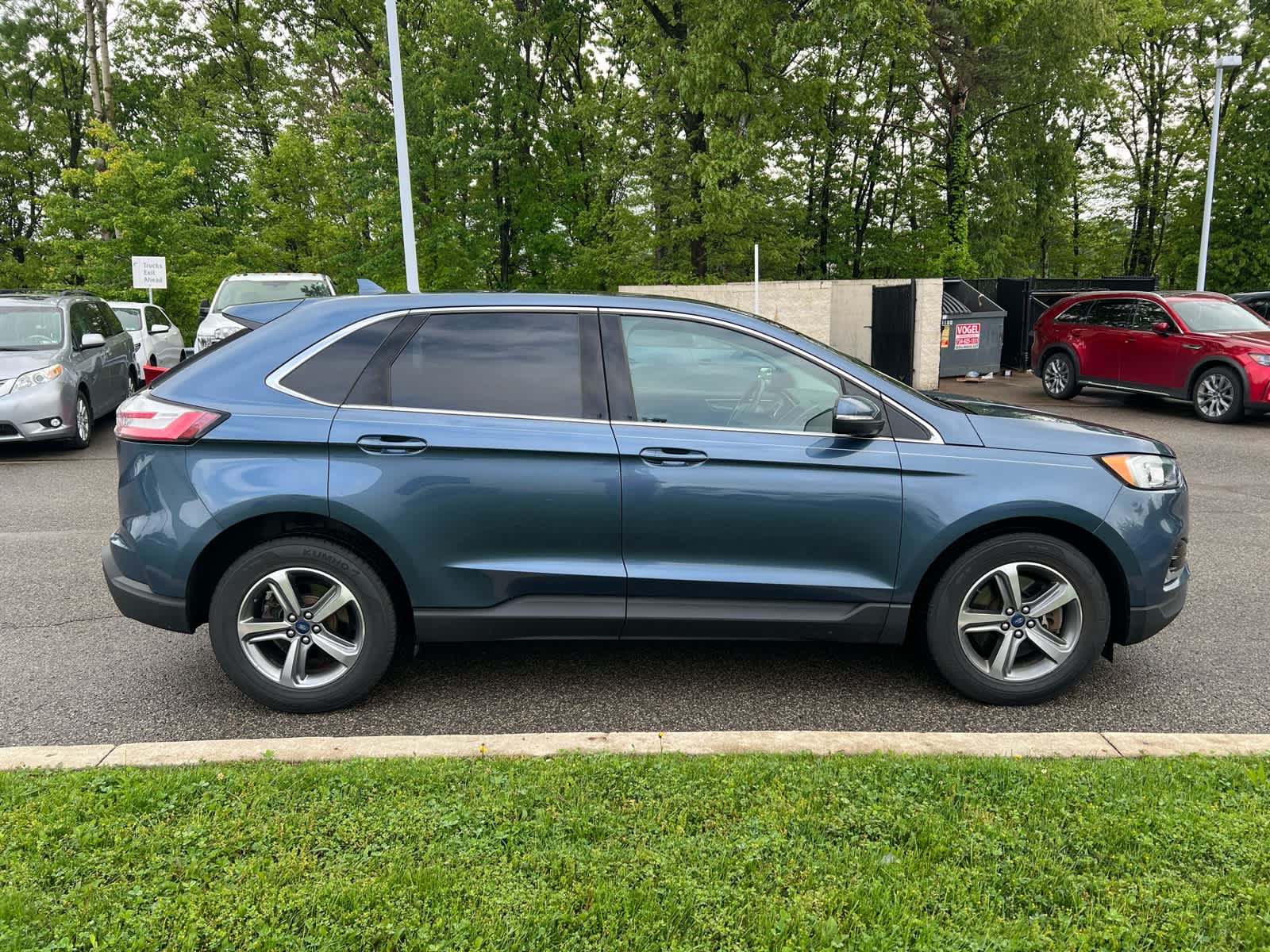 2019 Ford Edge SEL Blue Metallic at Woltz & Wind Ford