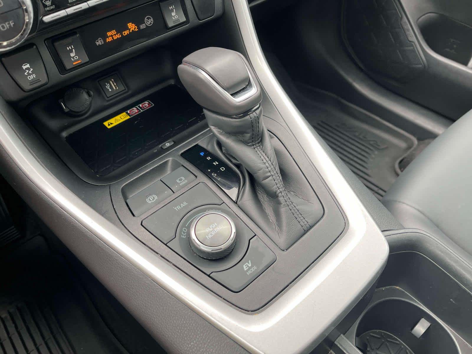 2024 Toyota RAV4 Hybrid XSE Silver Sky Metallic/Midnight Black Metallic at Altoona Honda