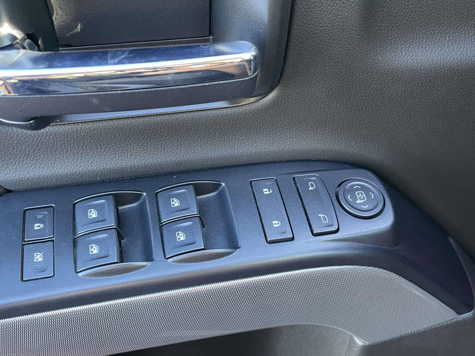 2018 Chevrolet Silverado 1500 photo 23 of 28