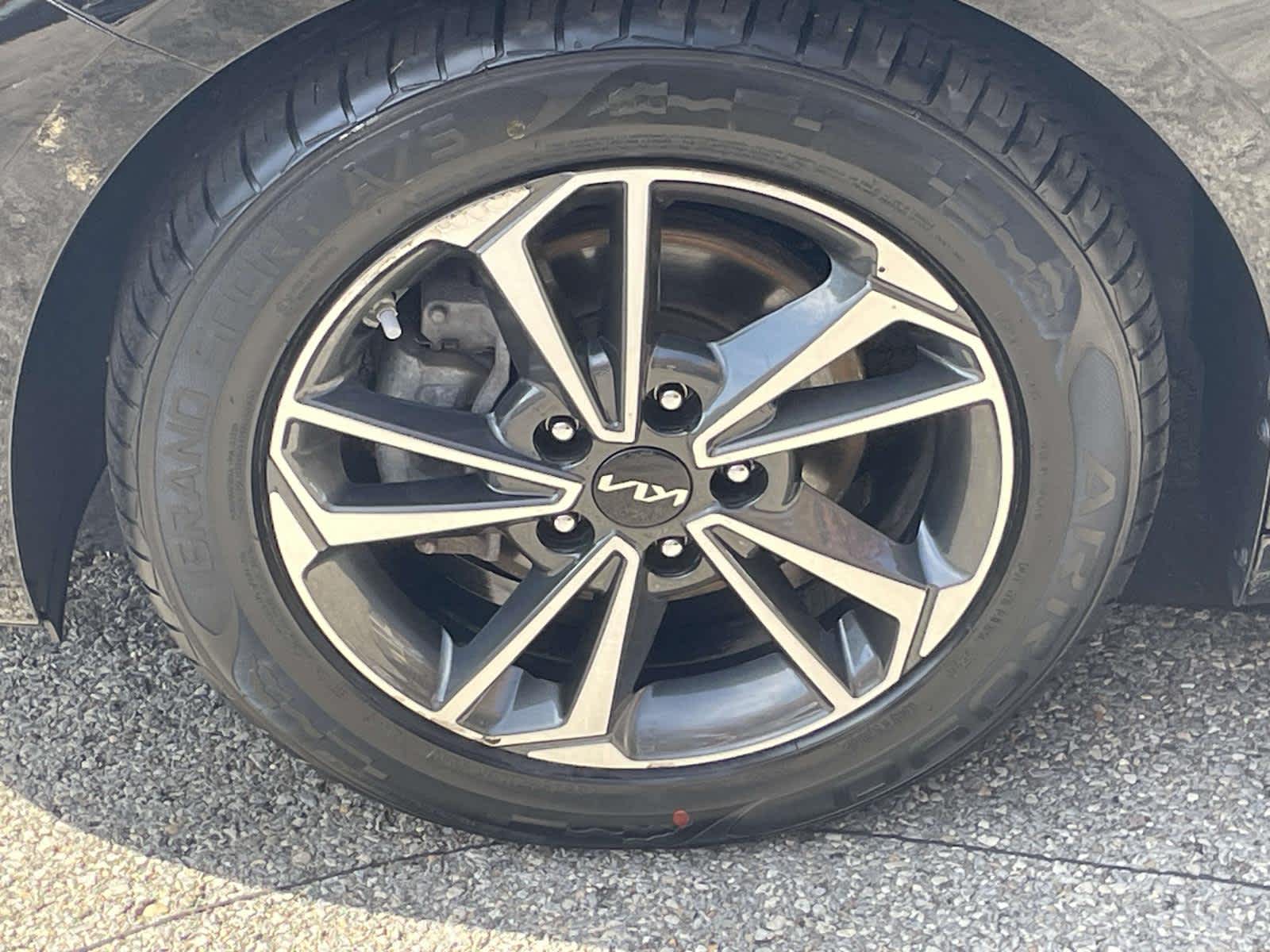 2023 Kia Forte photo 14 of 33