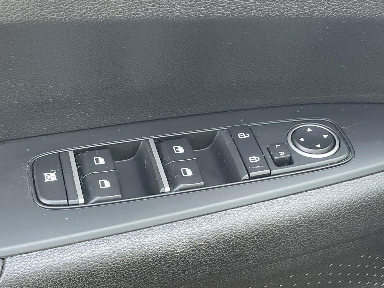 2023 Kia Forte photo 26 of 33