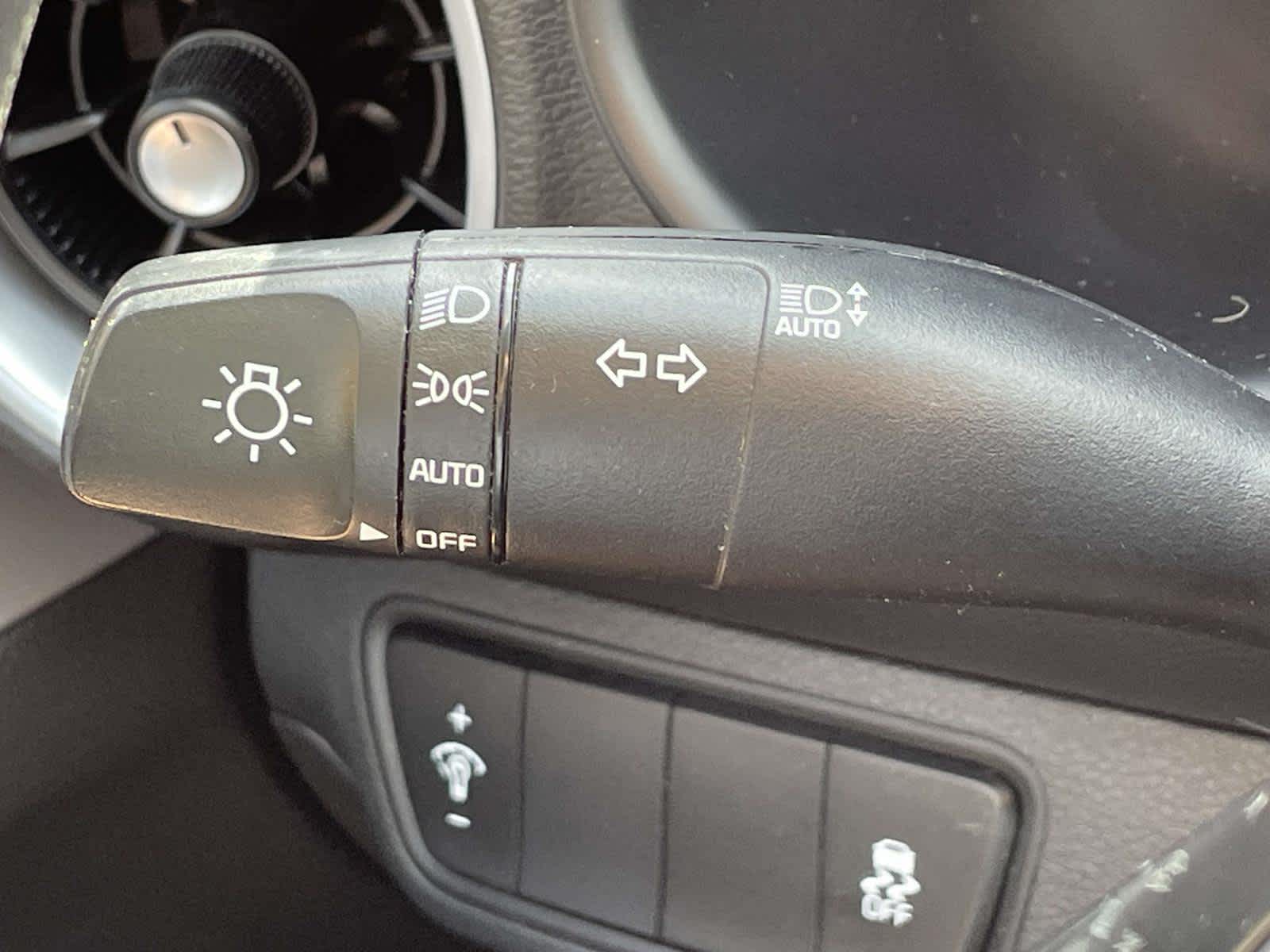 2023 Kia Forte photo 30 of 33