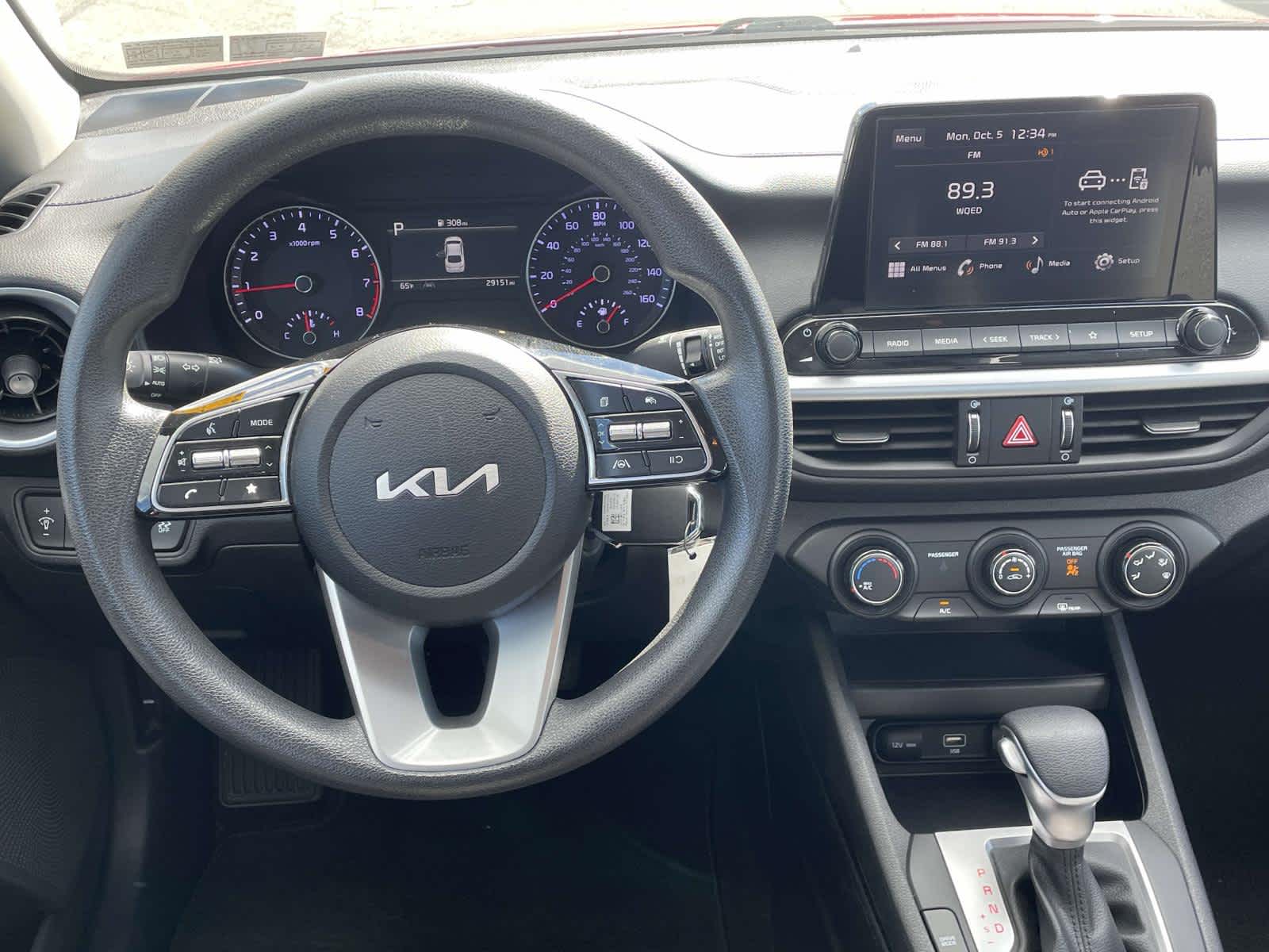 2024 Kia Forte photo 2 of 34