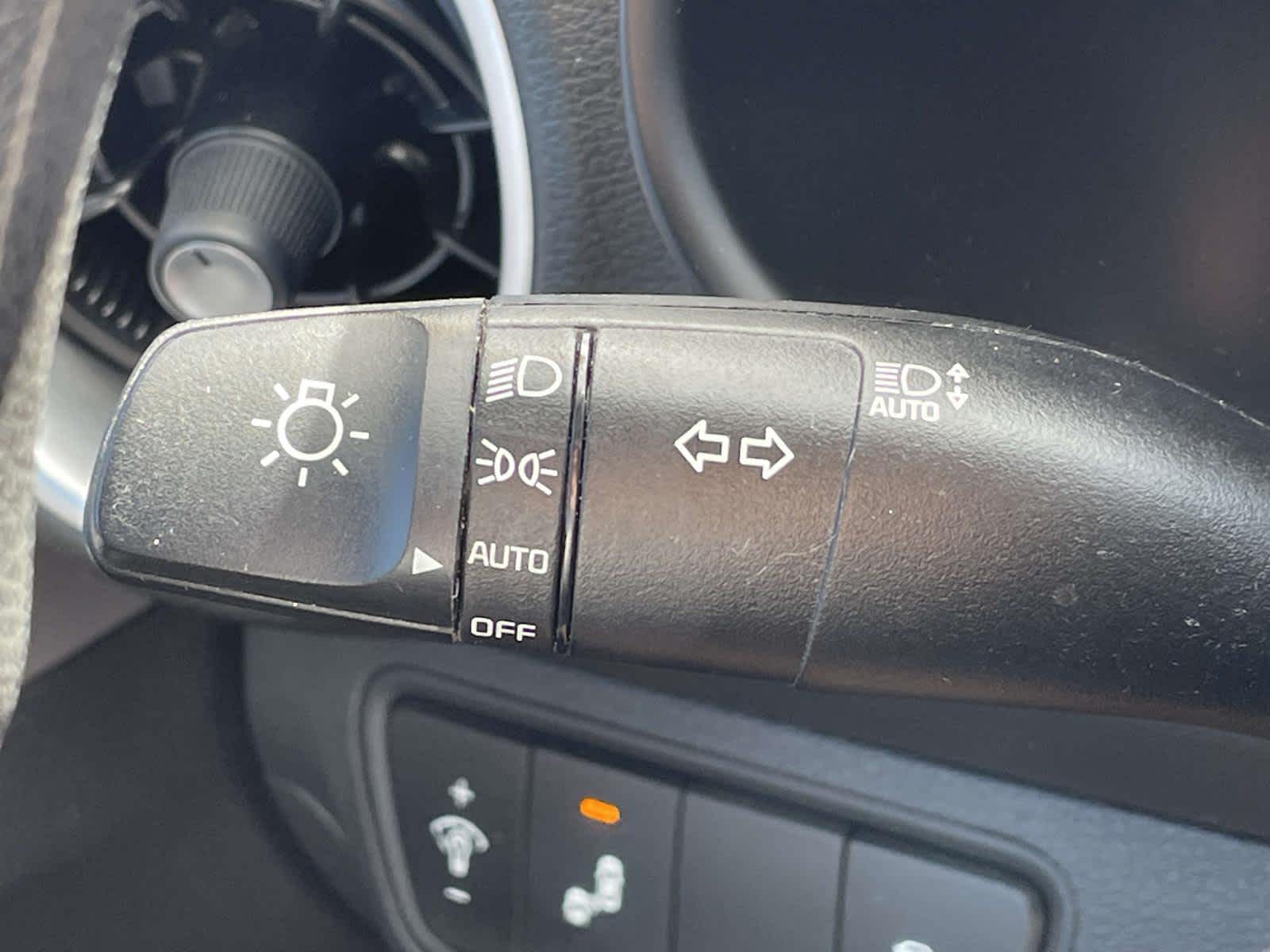 2024 Kia Forte photo 31 of 34