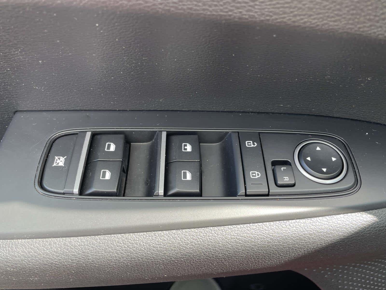 2024 Kia Forte photo 28 of 34