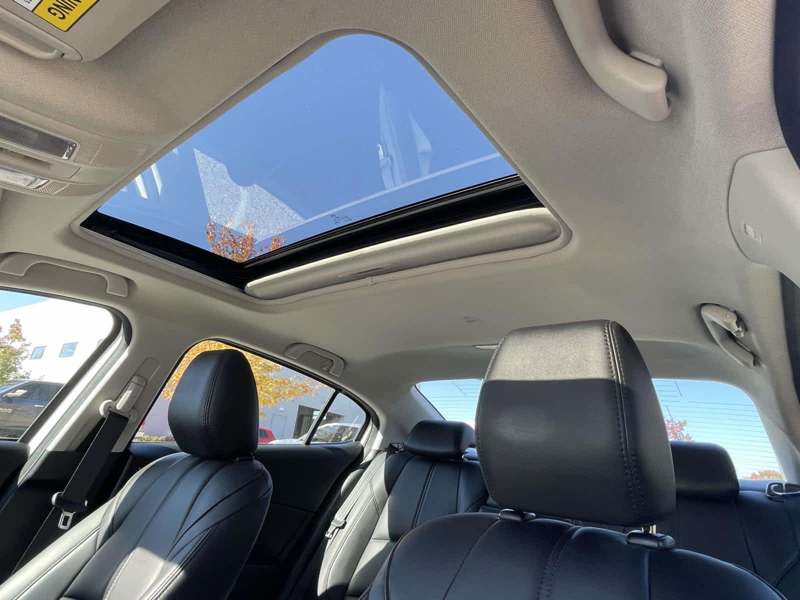 2018 Mazda Mazda3 4-Door photo 5 of 35