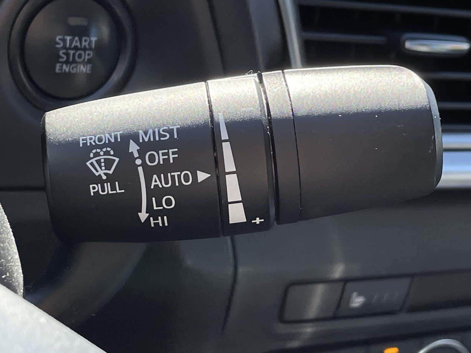 2018 Mazda Mazda3 4-Door photo 33 of 35