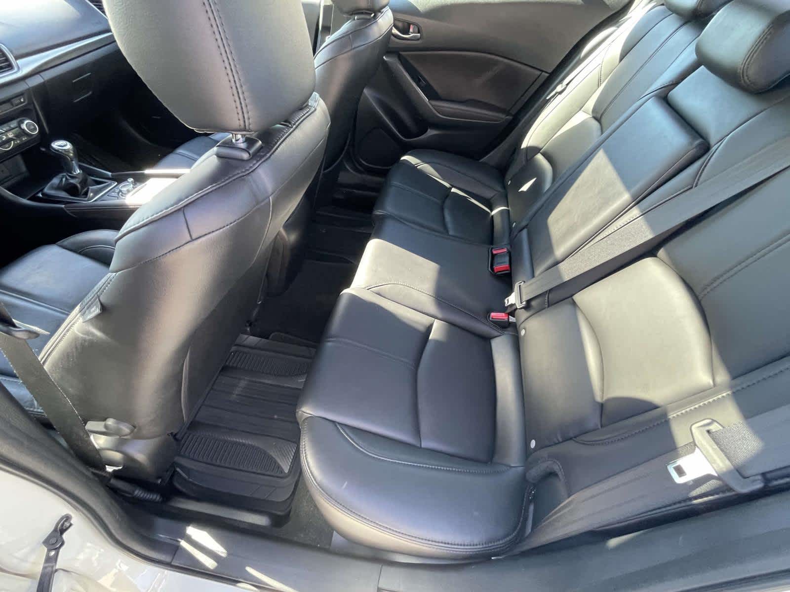 2018 Mazda Mazda3 4-Door photo 17 of 35