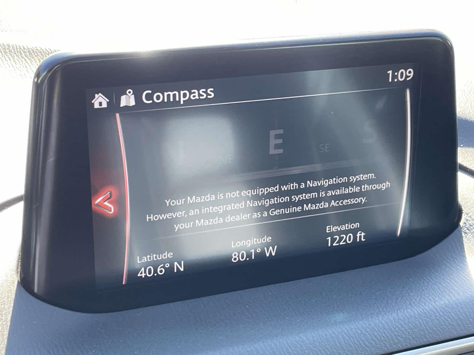 2018 Mazda Mazda3 4-Door photo 23 of 35