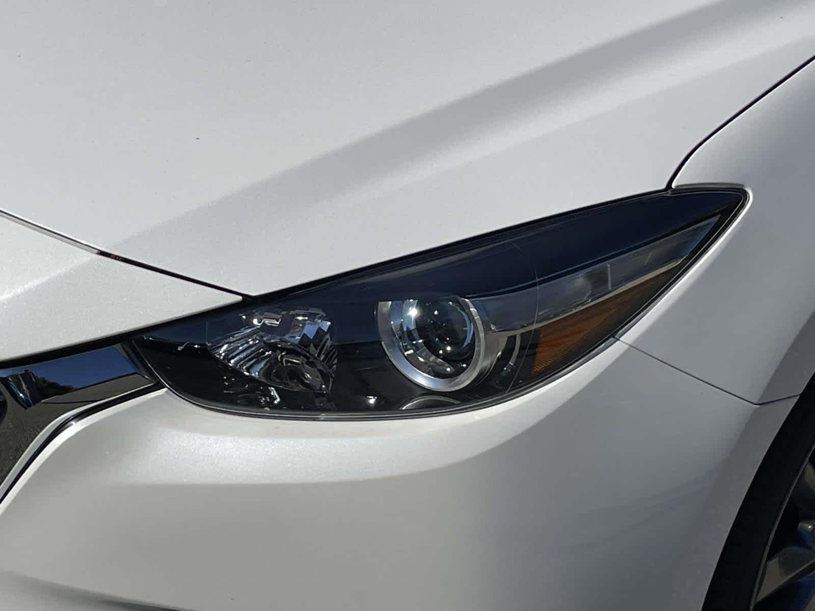 2018 Mazda Mazda3 4-Door photo 13 of 35