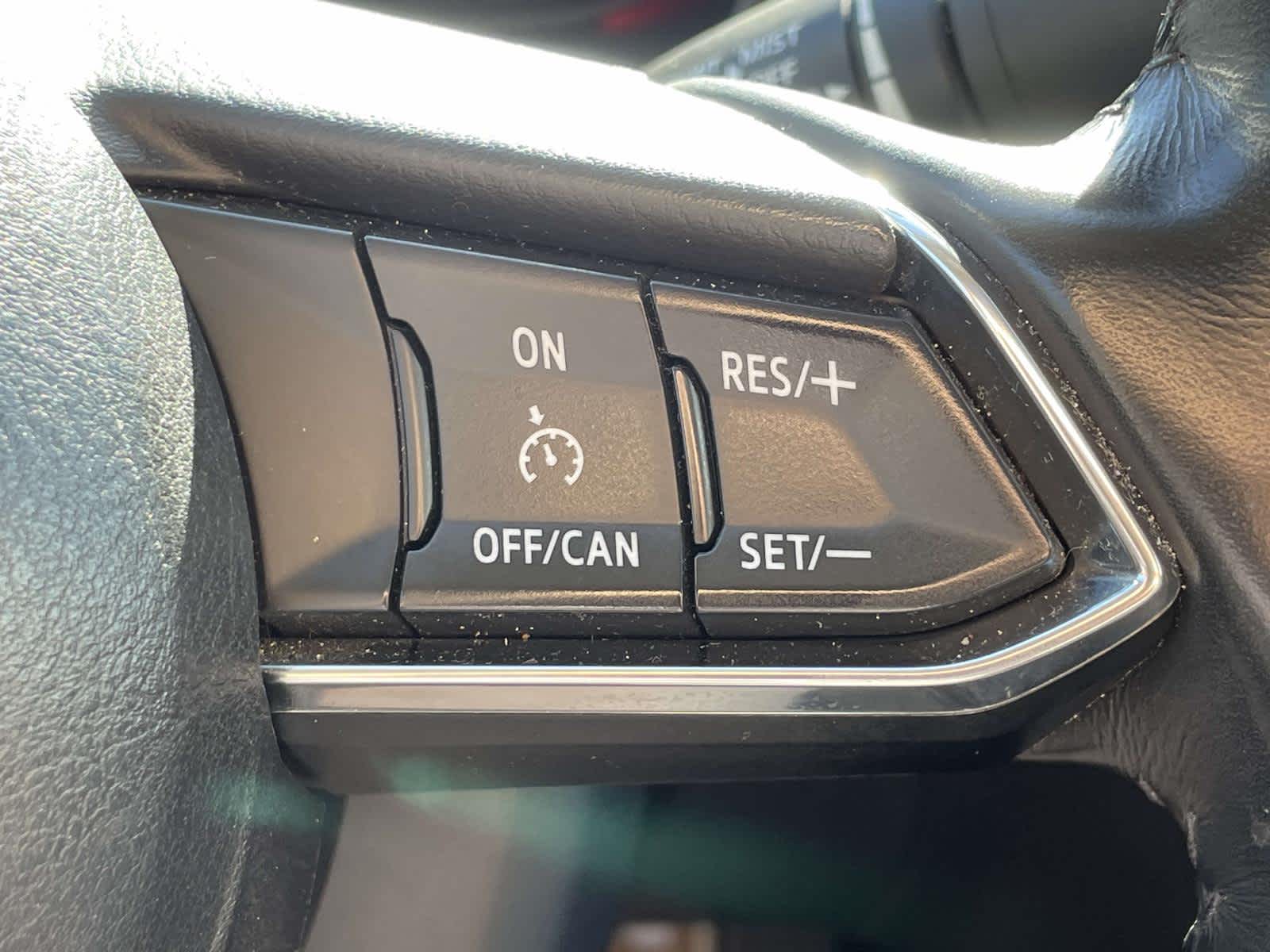 2018 Mazda Mazda3 4-Door photo 31 of 35