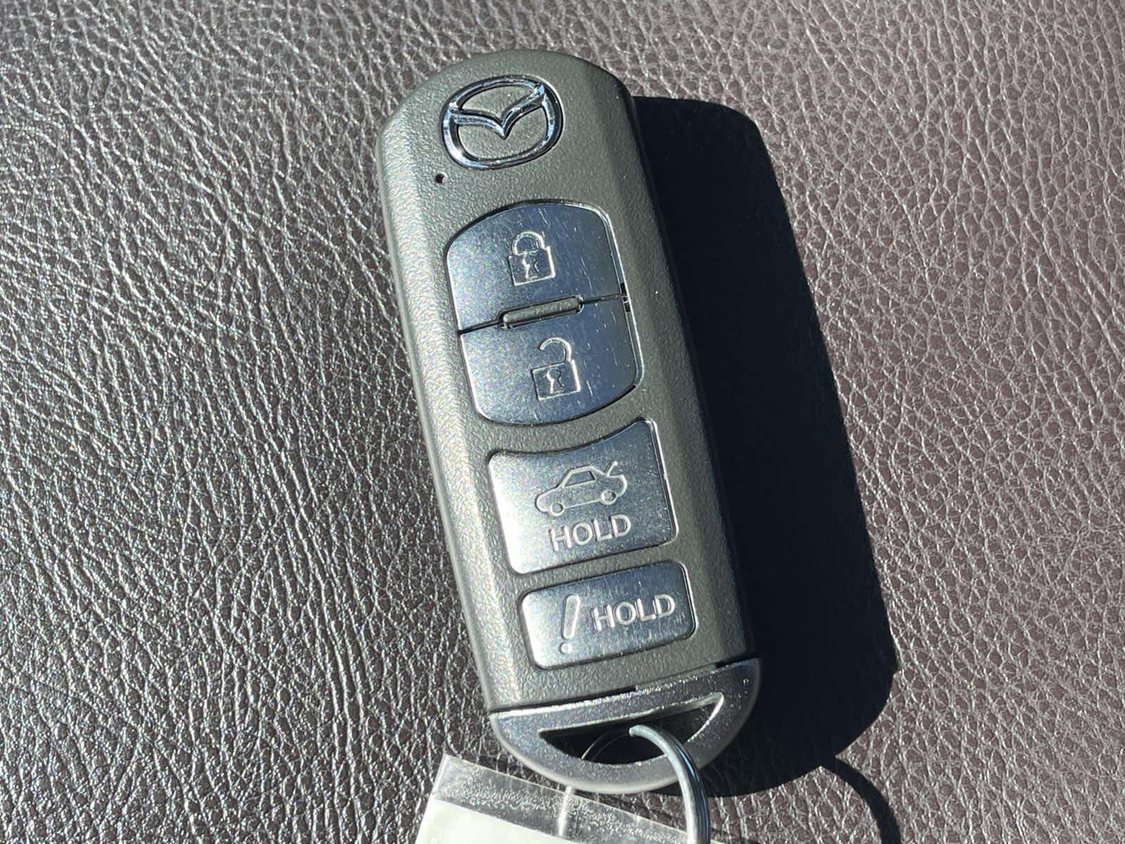 2018 Mazda Mazda3 4-Door photo 4 of 35
