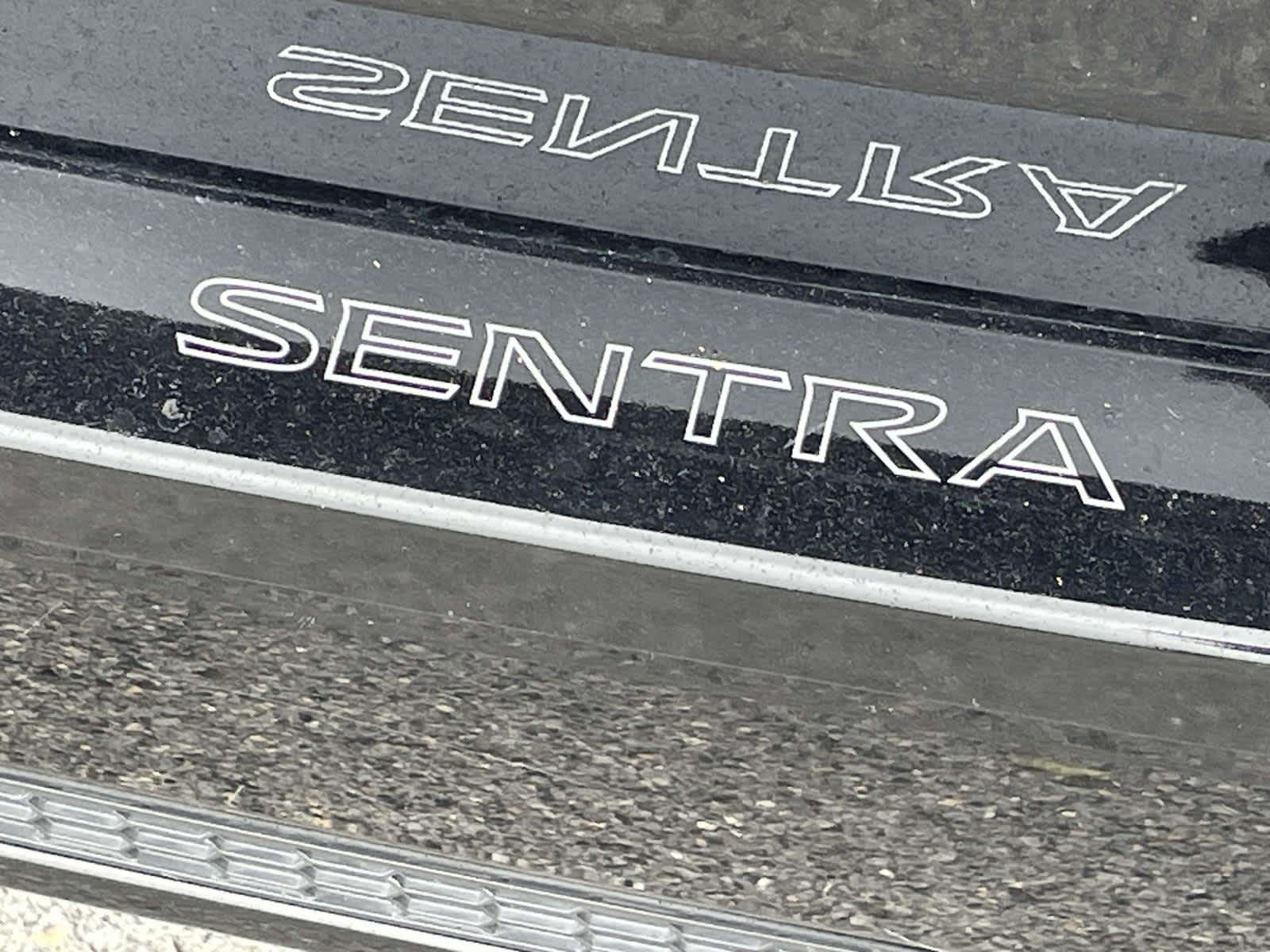 2020 Nissan Sentra photo 18 of 34