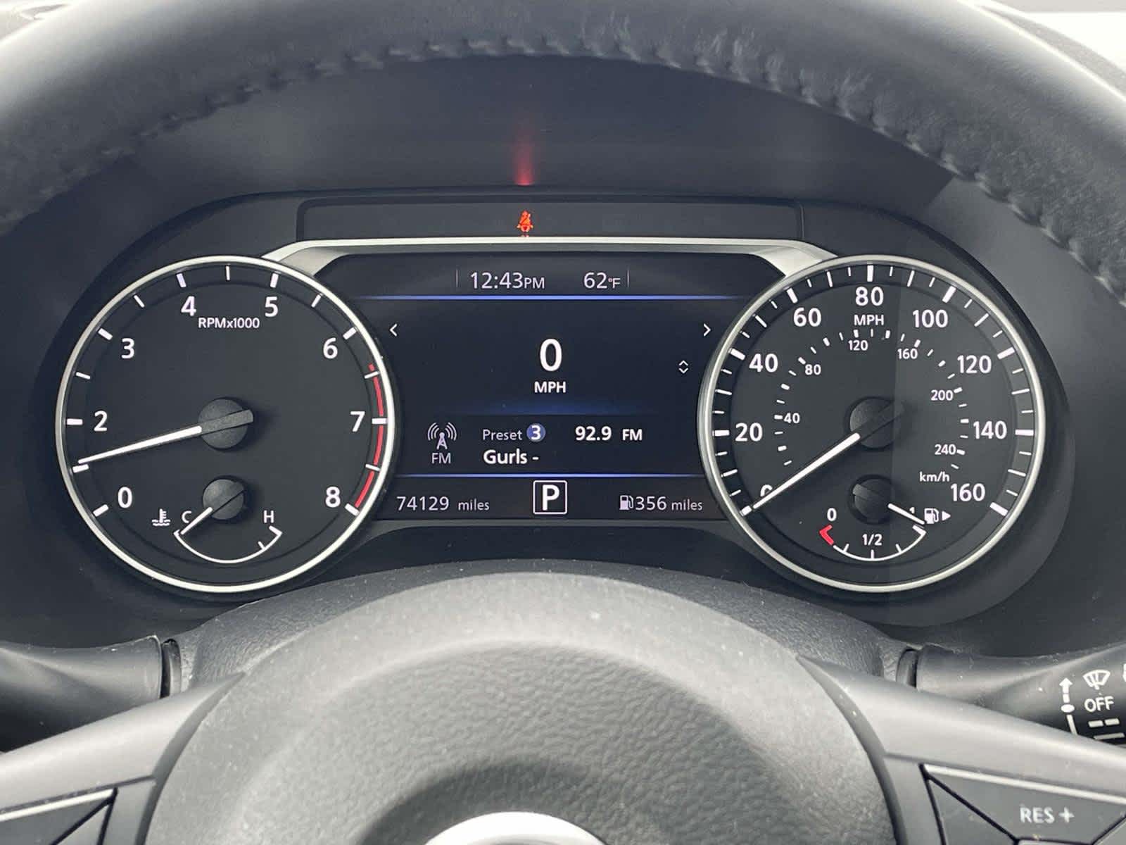 2020 Nissan Sentra photo 3 of 34