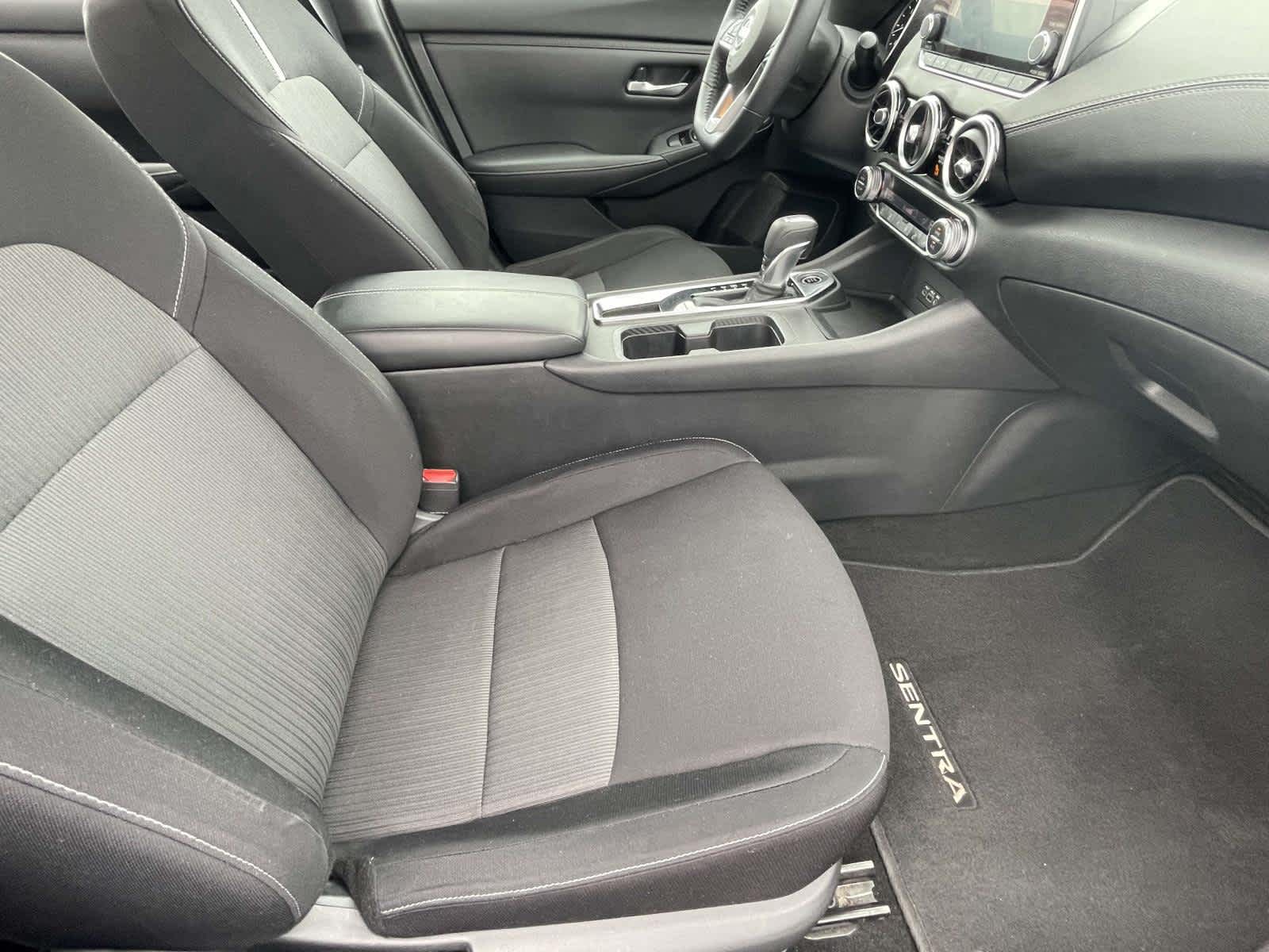 2020 Nissan Sentra photo 21 of 34
