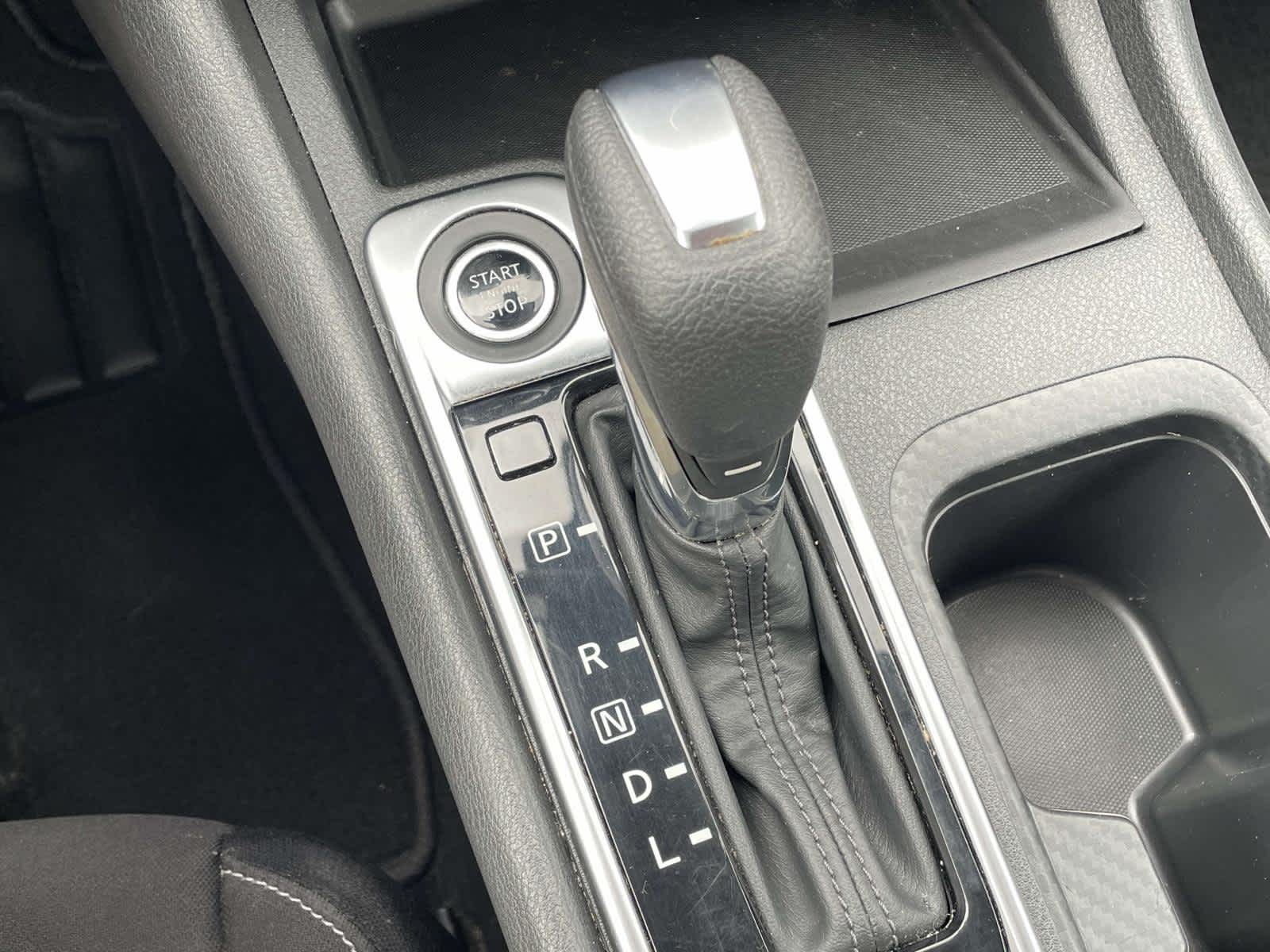 2020 Nissan Sentra photo 26 of 34