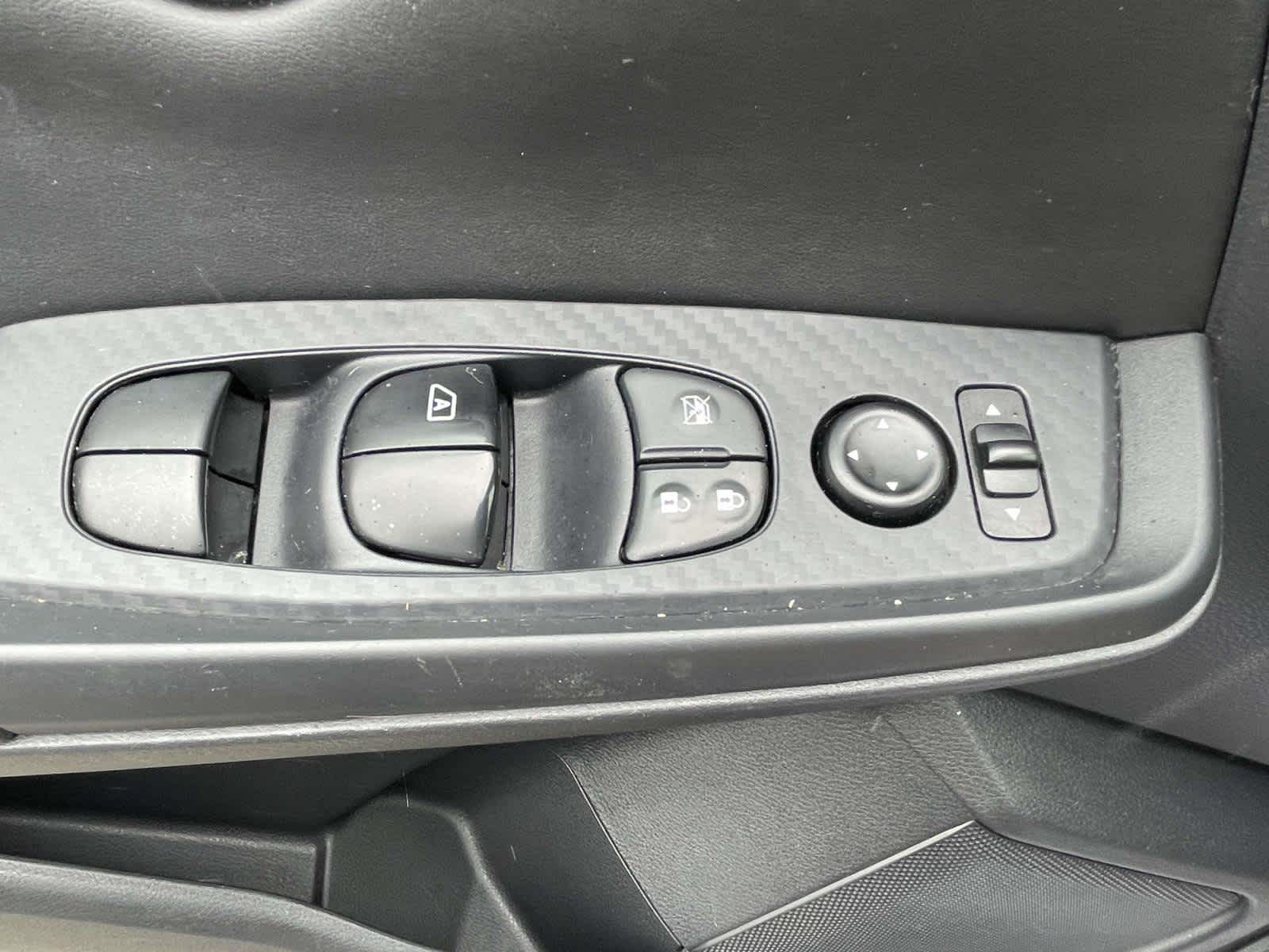 2020 Nissan Sentra photo 28 of 34