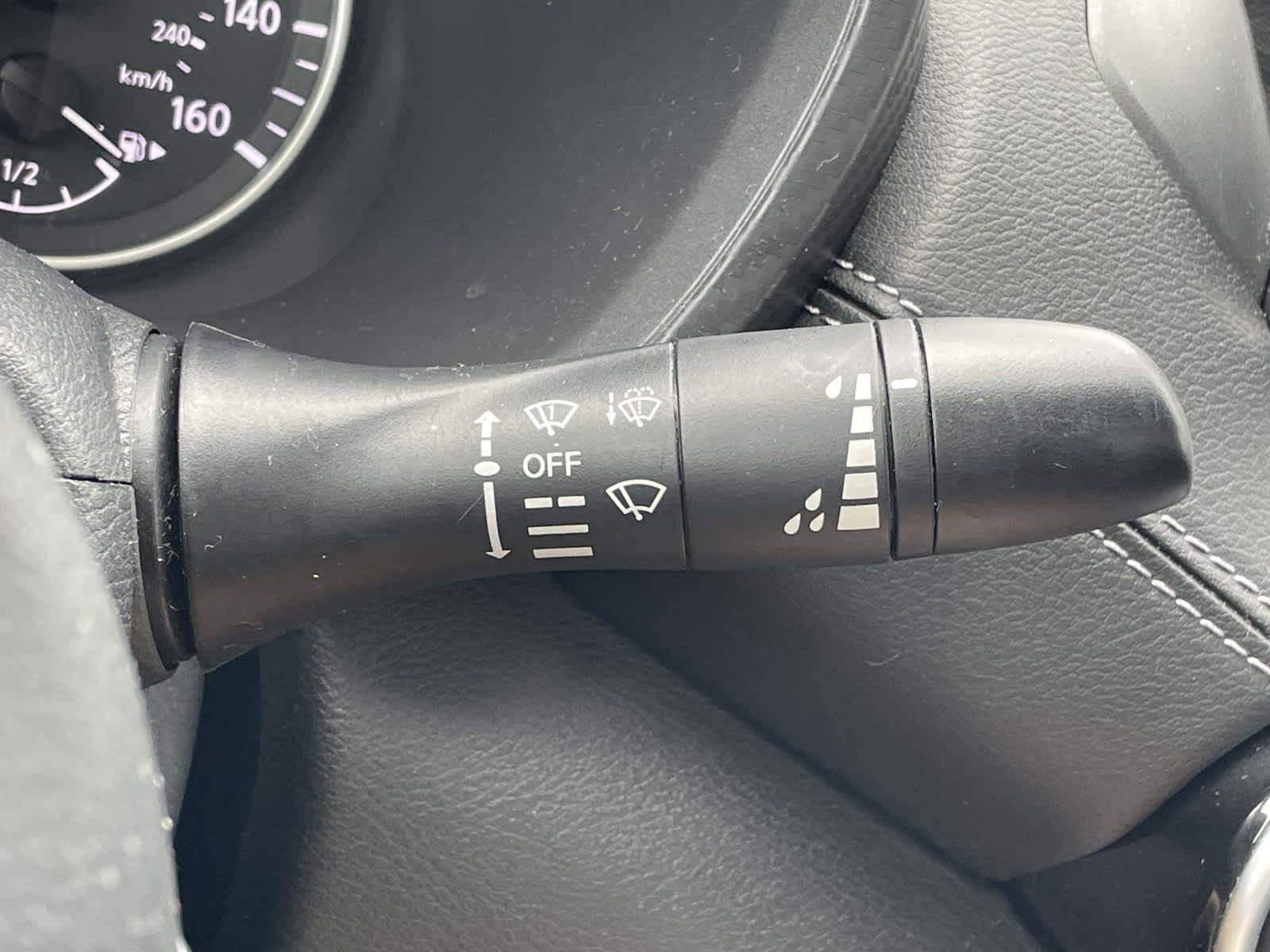 2020 Nissan Sentra photo 32 of 34