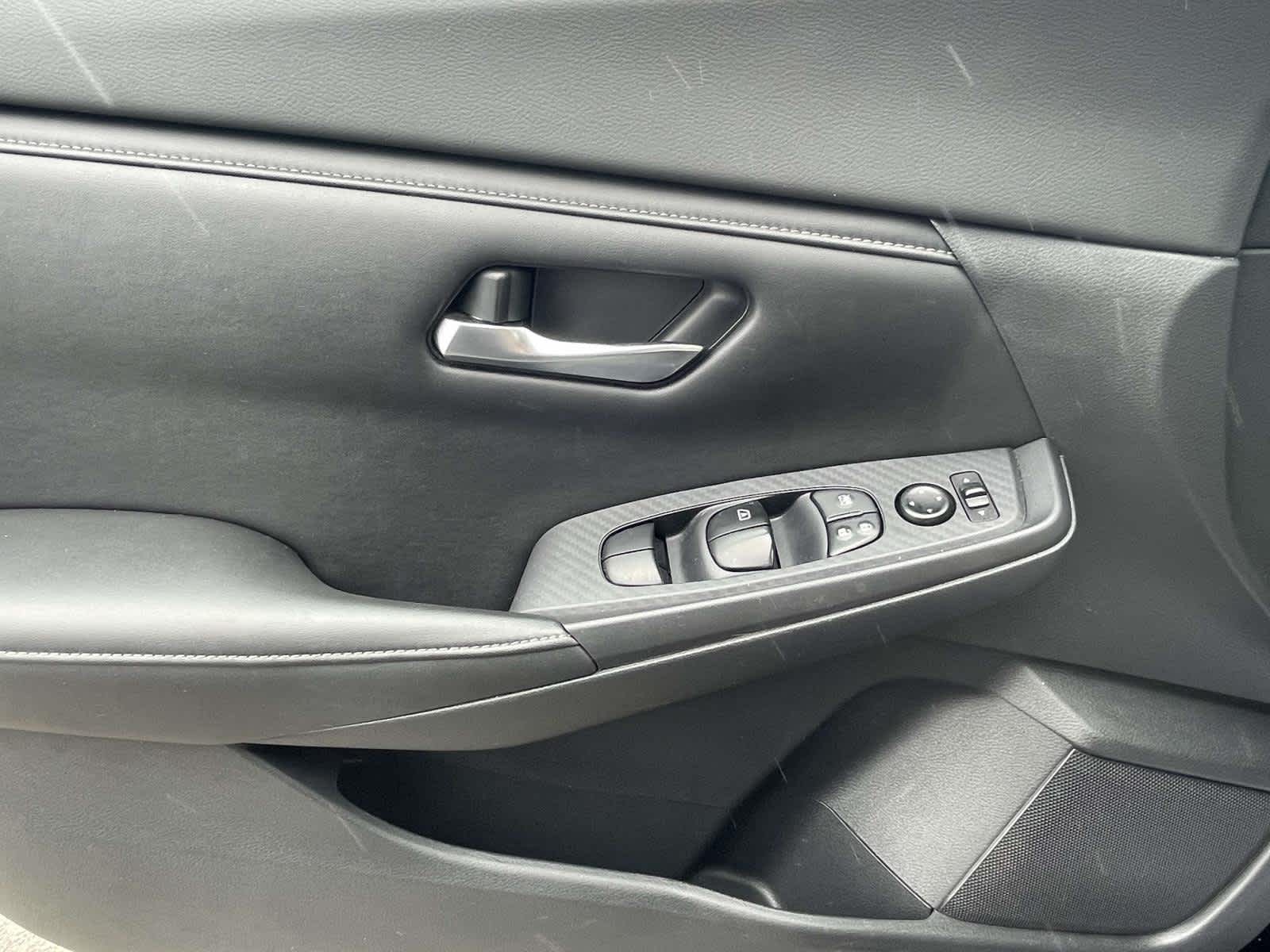 2020 Nissan Sentra photo 27 of 34
