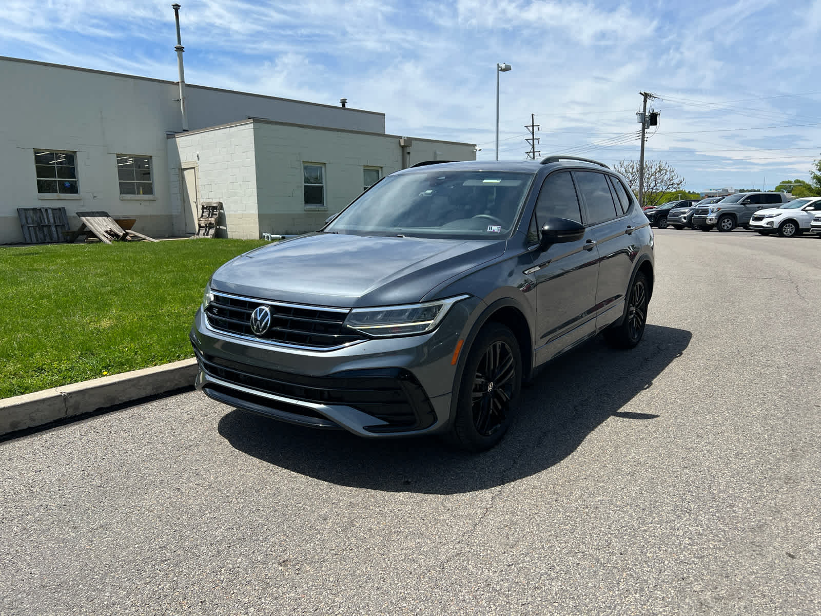 2022 Volkswagen Tiguan SE R-Line Black Platinum Gray Metallic at Three Rivers CJD