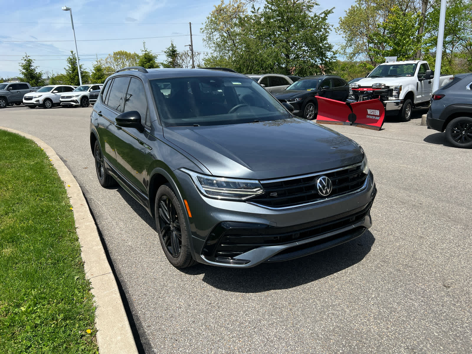 2022 Volkswagen Tiguan SE R-Line Black Platinum Gray Metallic at Three Rivers CJD