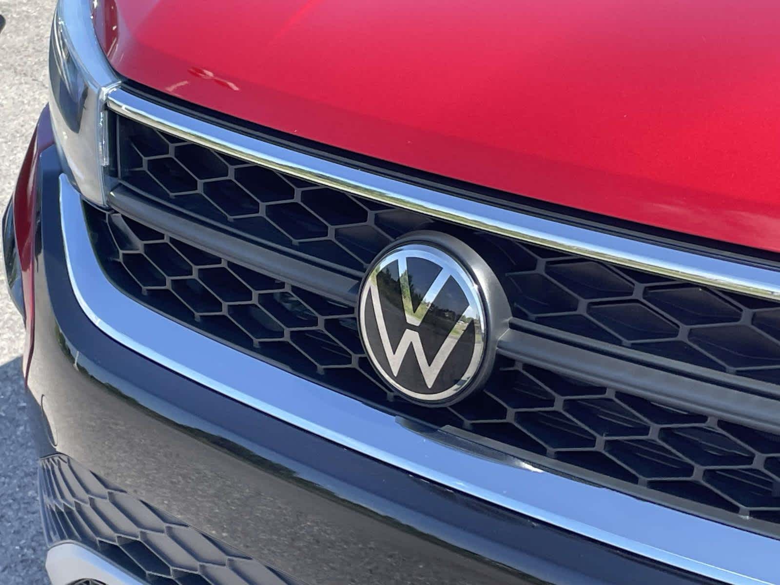 2023 Volkswagen Taos SE Kings Red Metallic at Nick Chevrolet
