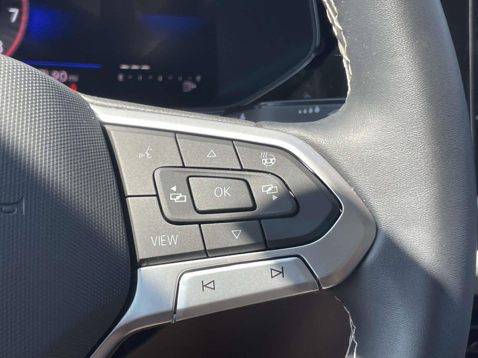 2023 Volkswagen Taos SE Kings Red Metallic at Nick Chevrolet