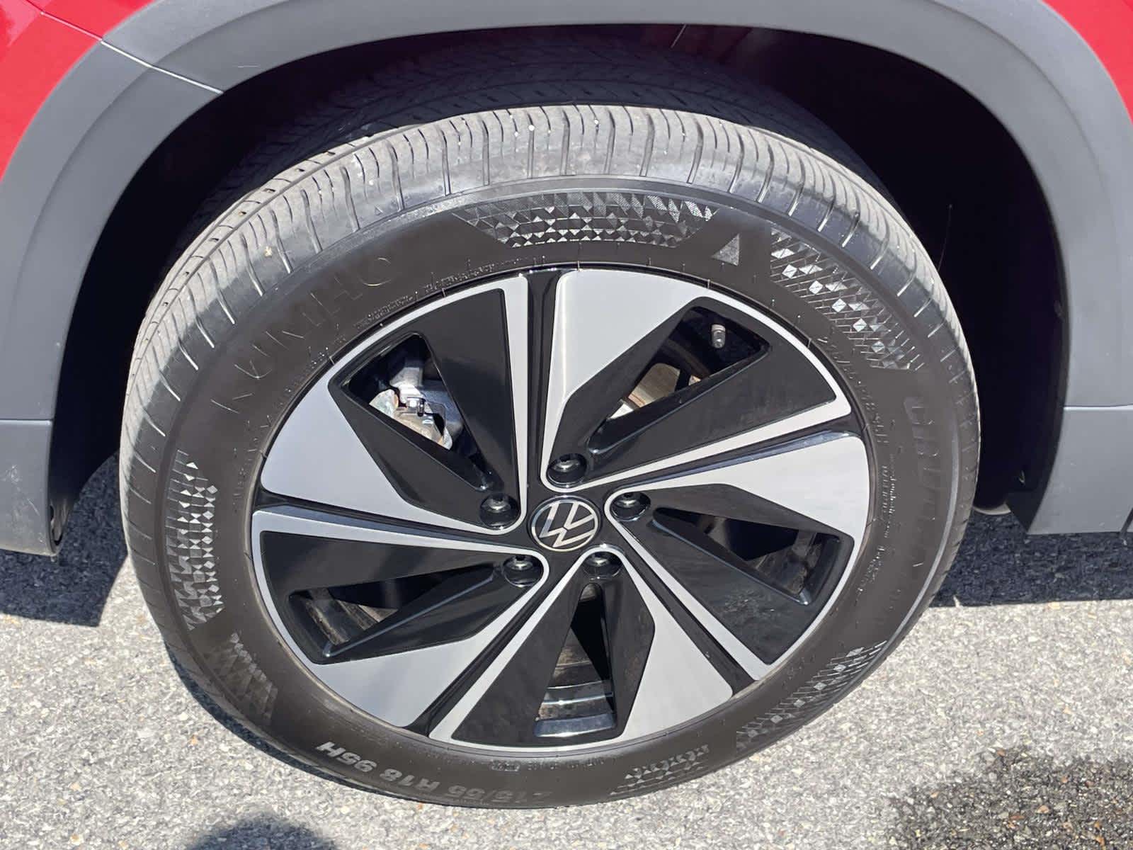 2023 Volkswagen Taos SE Kings Red Metallic at Nick Chevrolet
